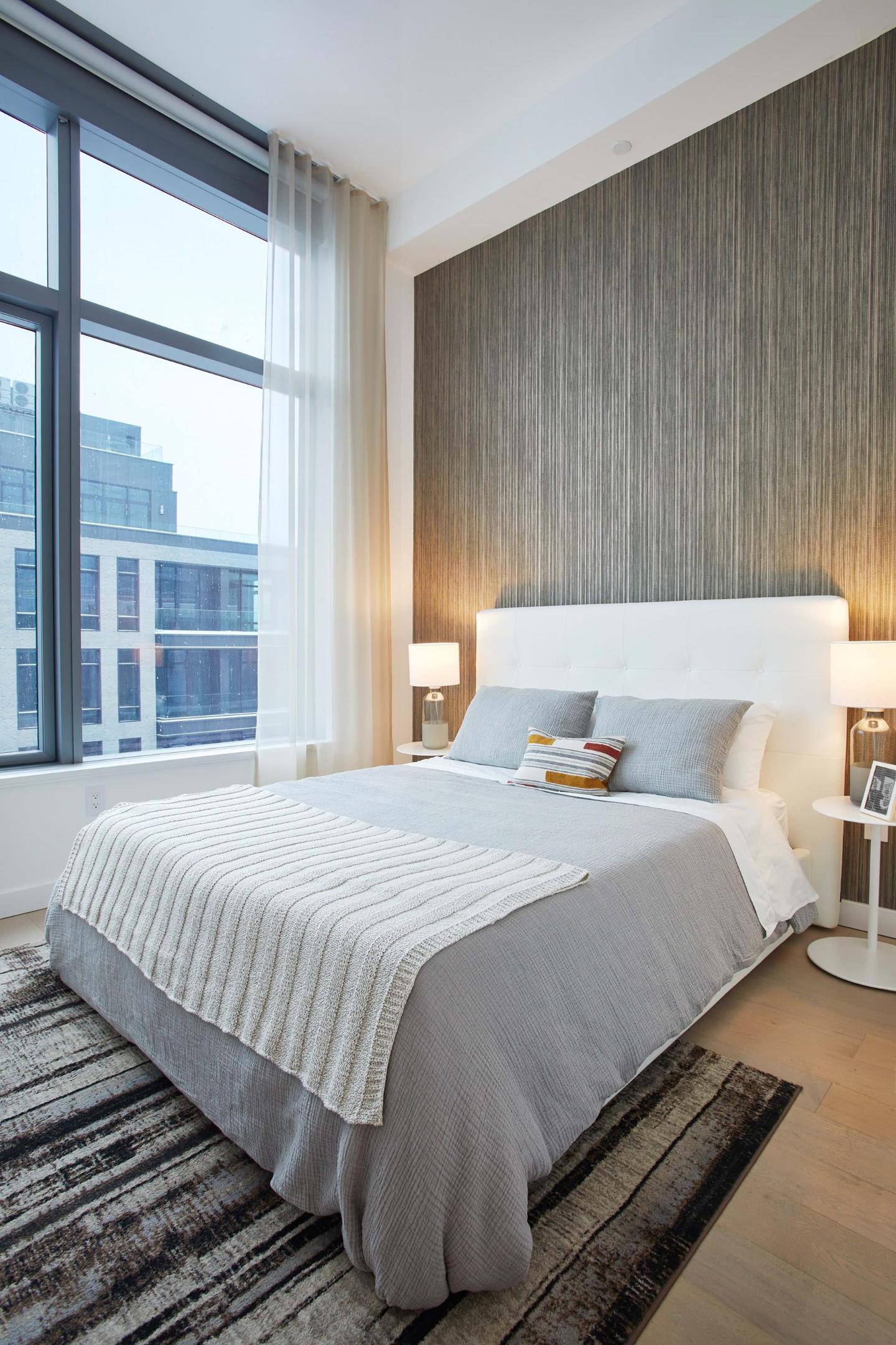 3 Court Square 902