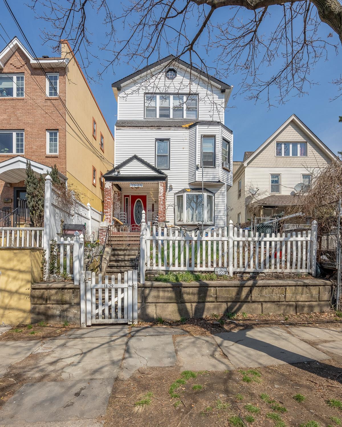 11-29 30th Road