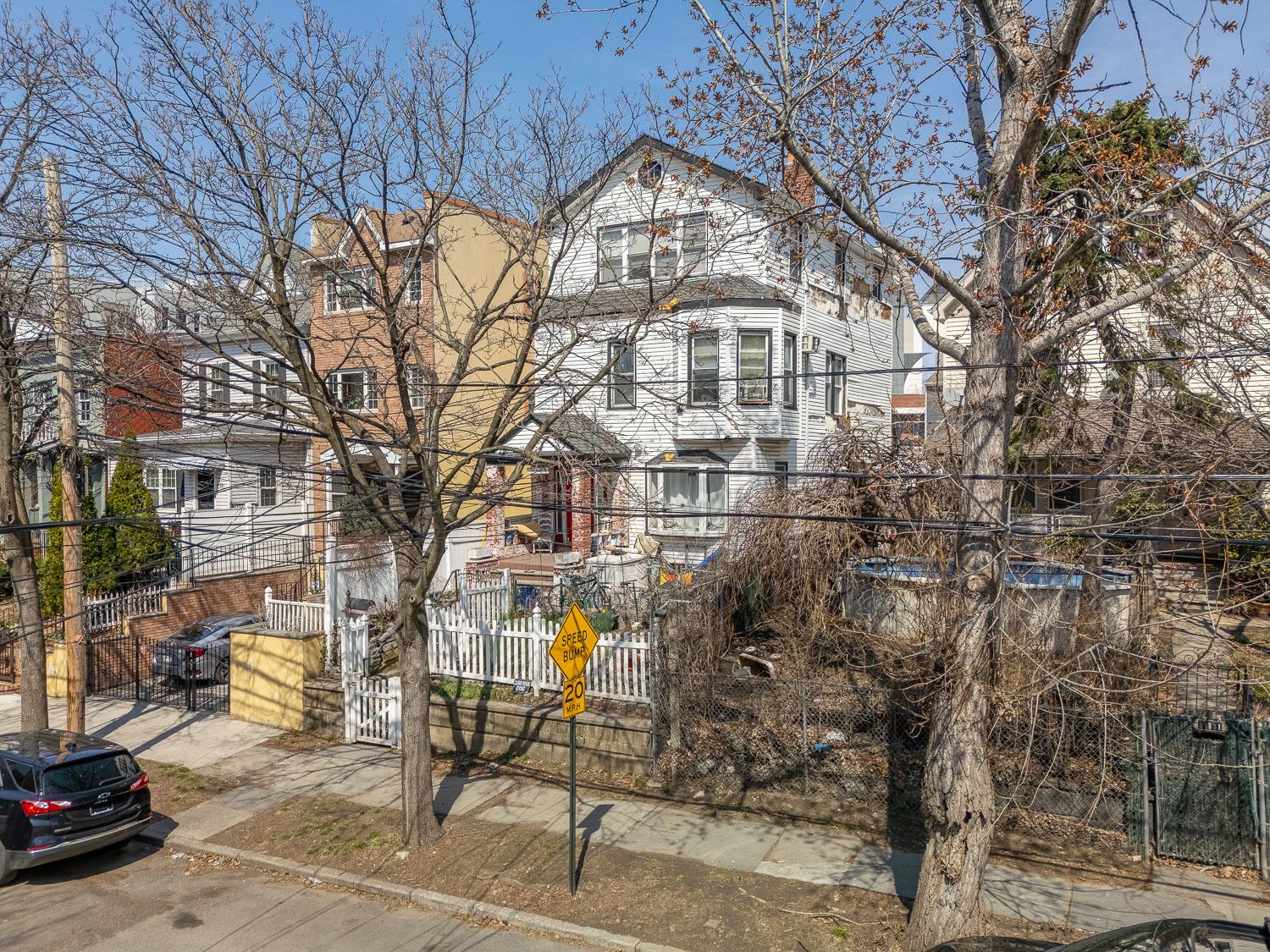 11-29 30th Road
