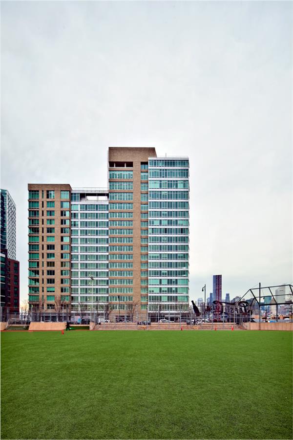 46-30 Center Boulevard 804