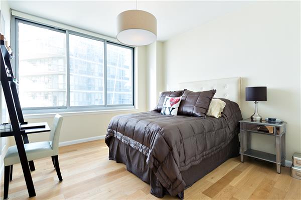 46-30 Center Boulevard 804