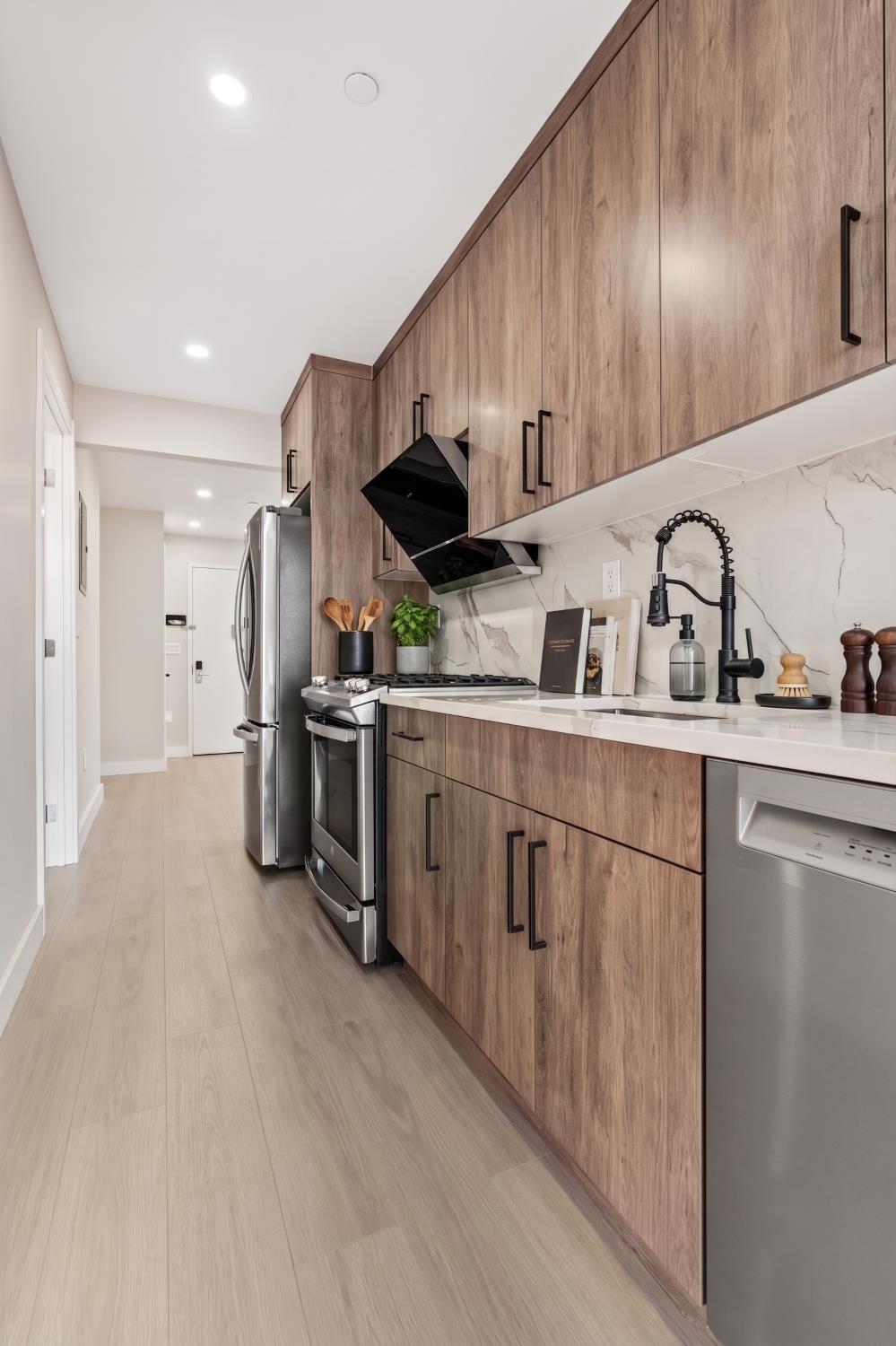 1546 Broadway 4A