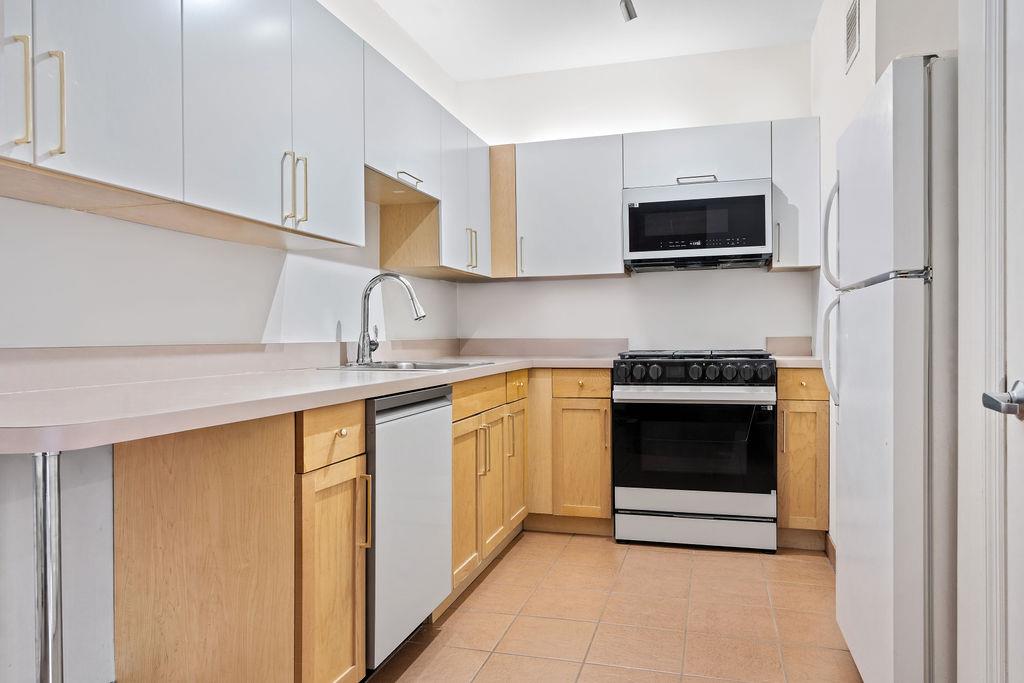 231 W 148th Street 4Q