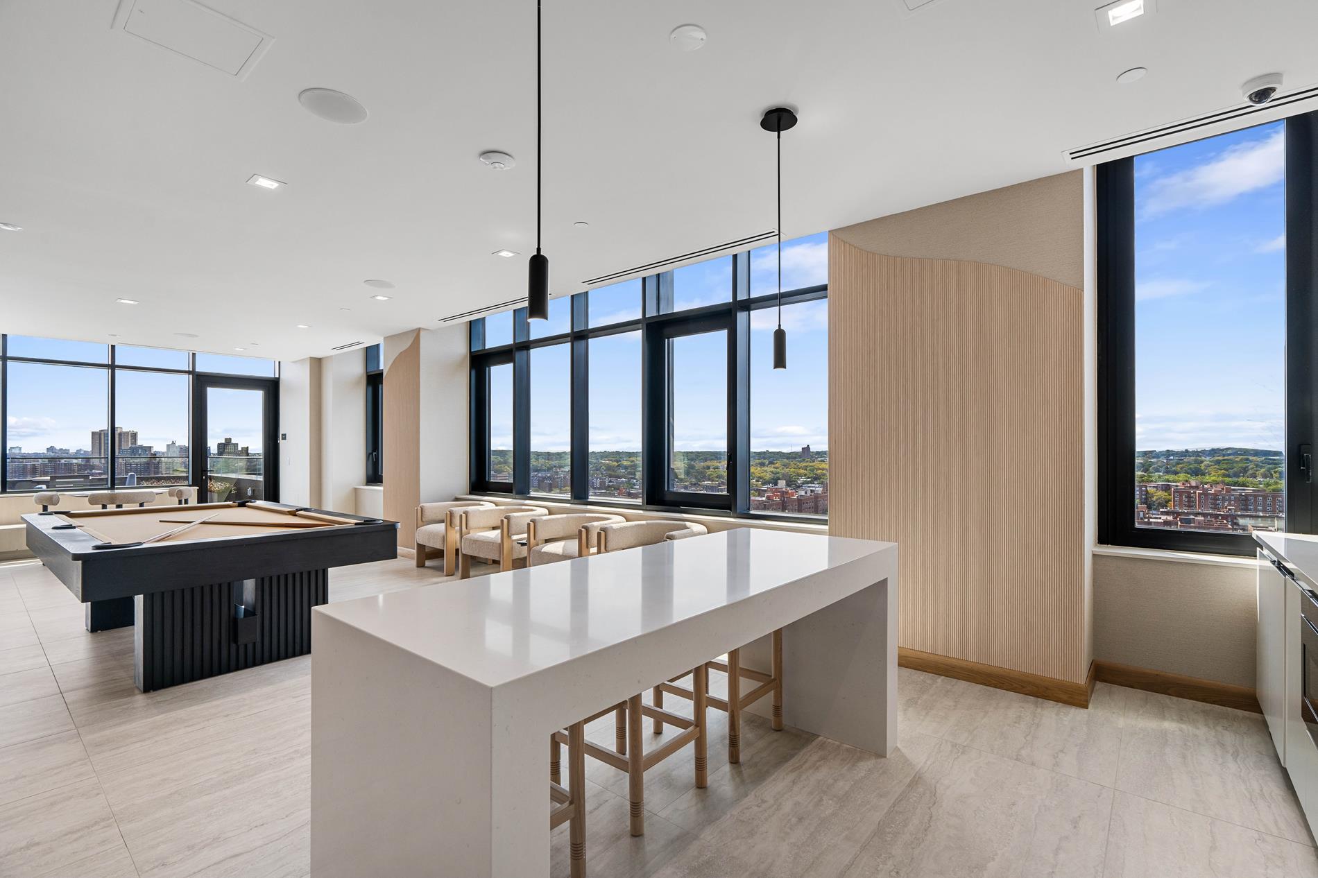 98-81 Boulevard 3-L