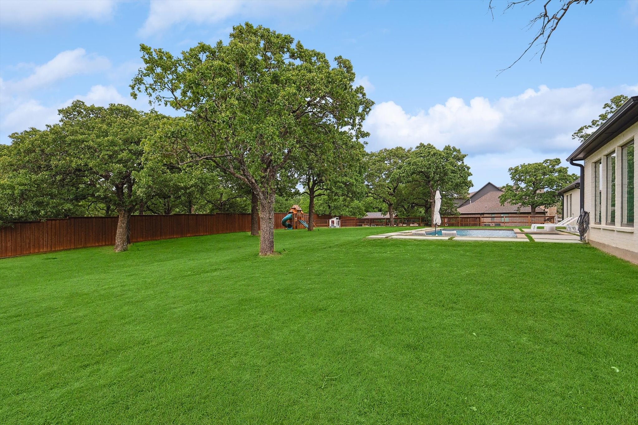 6910 Chestnut Ridge Drive