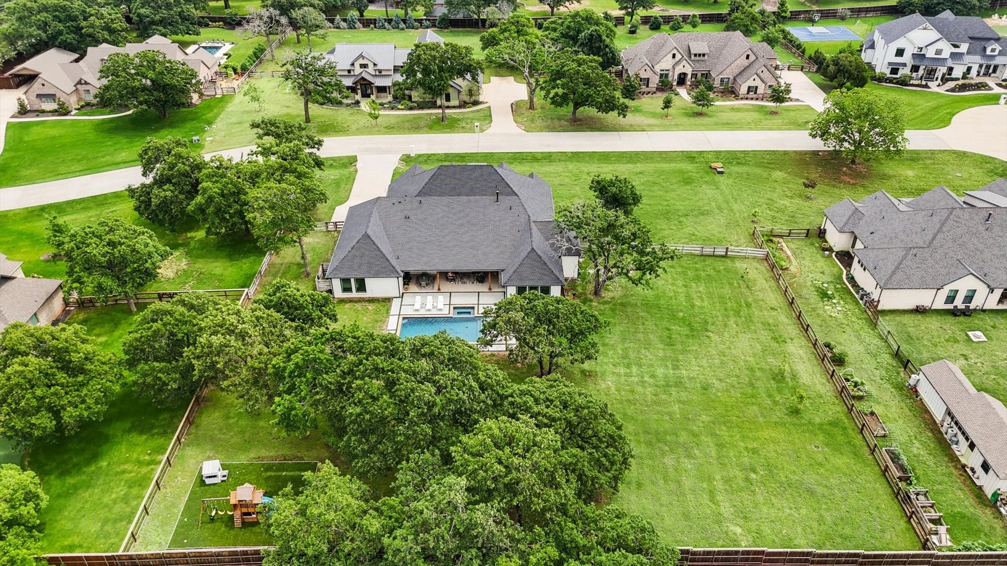 6910 Chestnut Ridge Drive