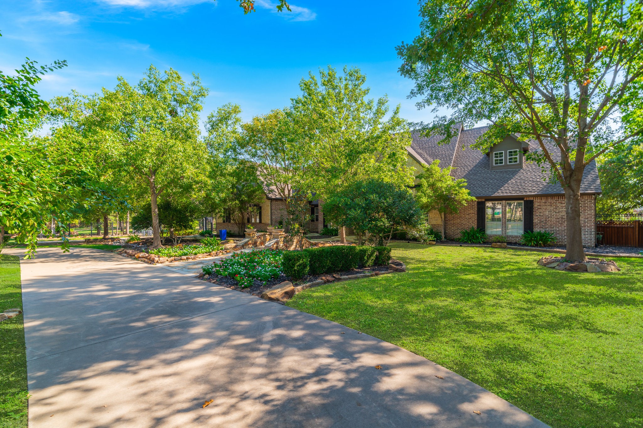 1241 Kentucky Derby Drive