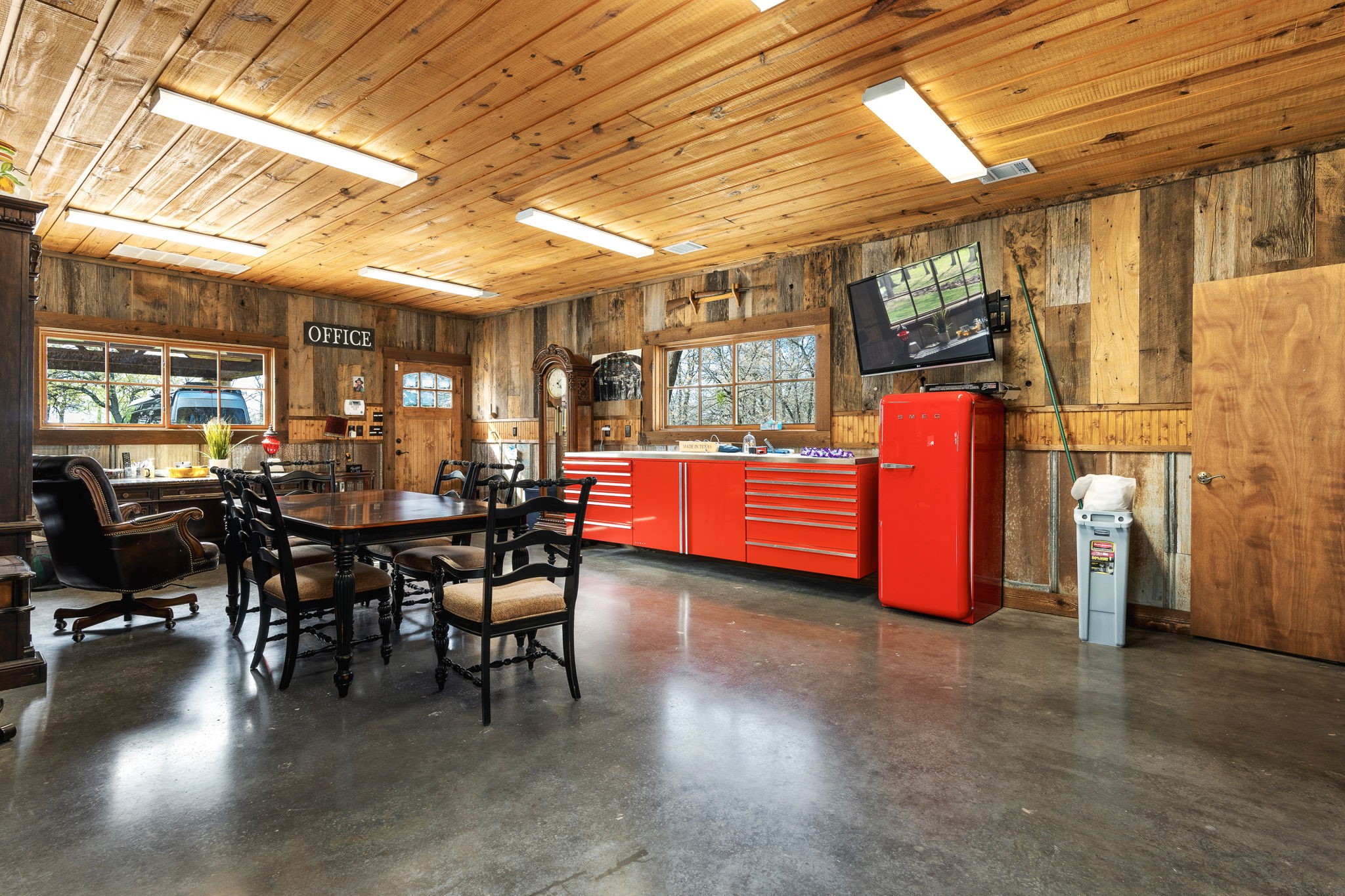 1241 Kentucky Derby Drive