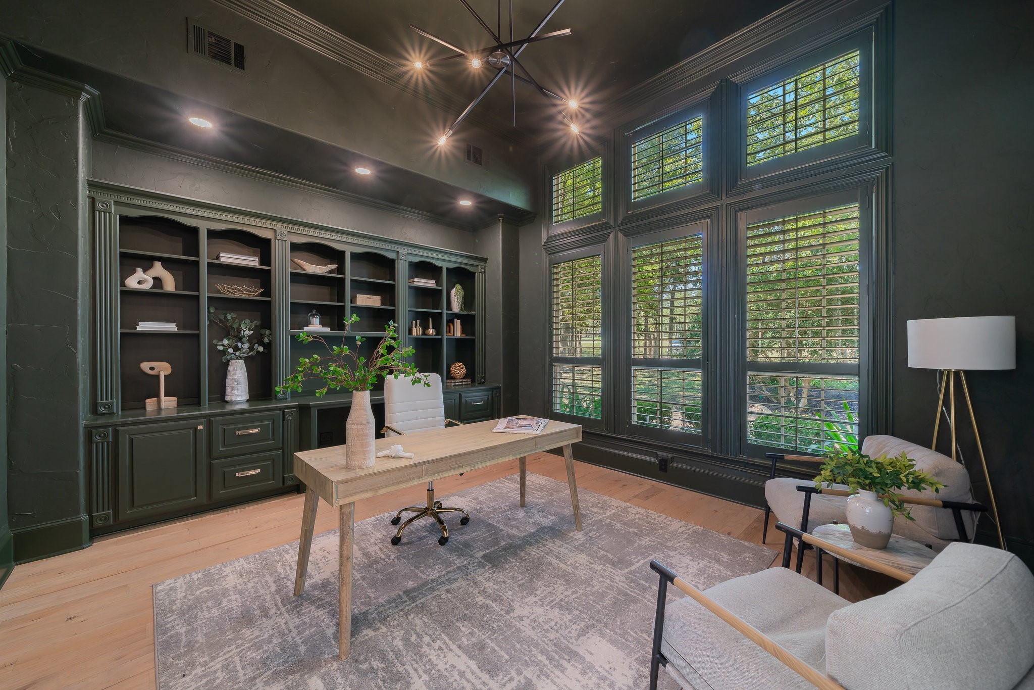 1241 Kentucky Derby Drive