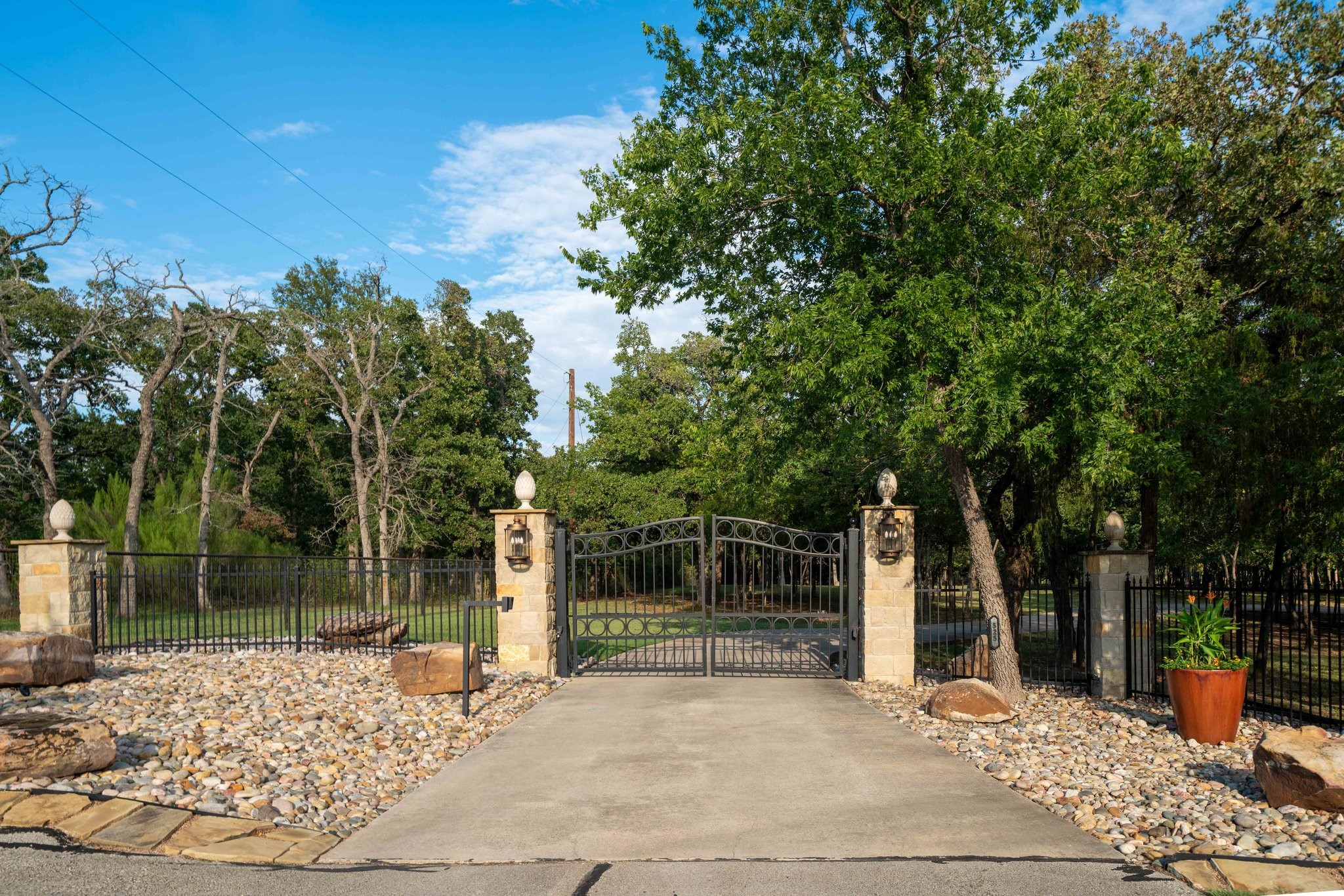525 Skyline Drive