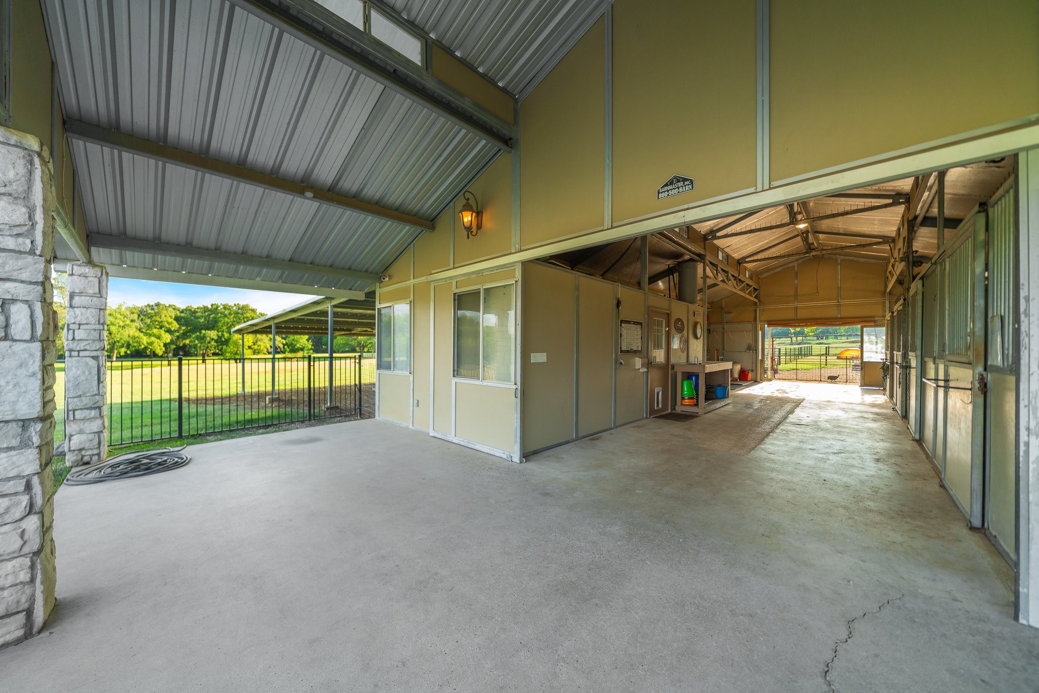 525 Skyline Drive