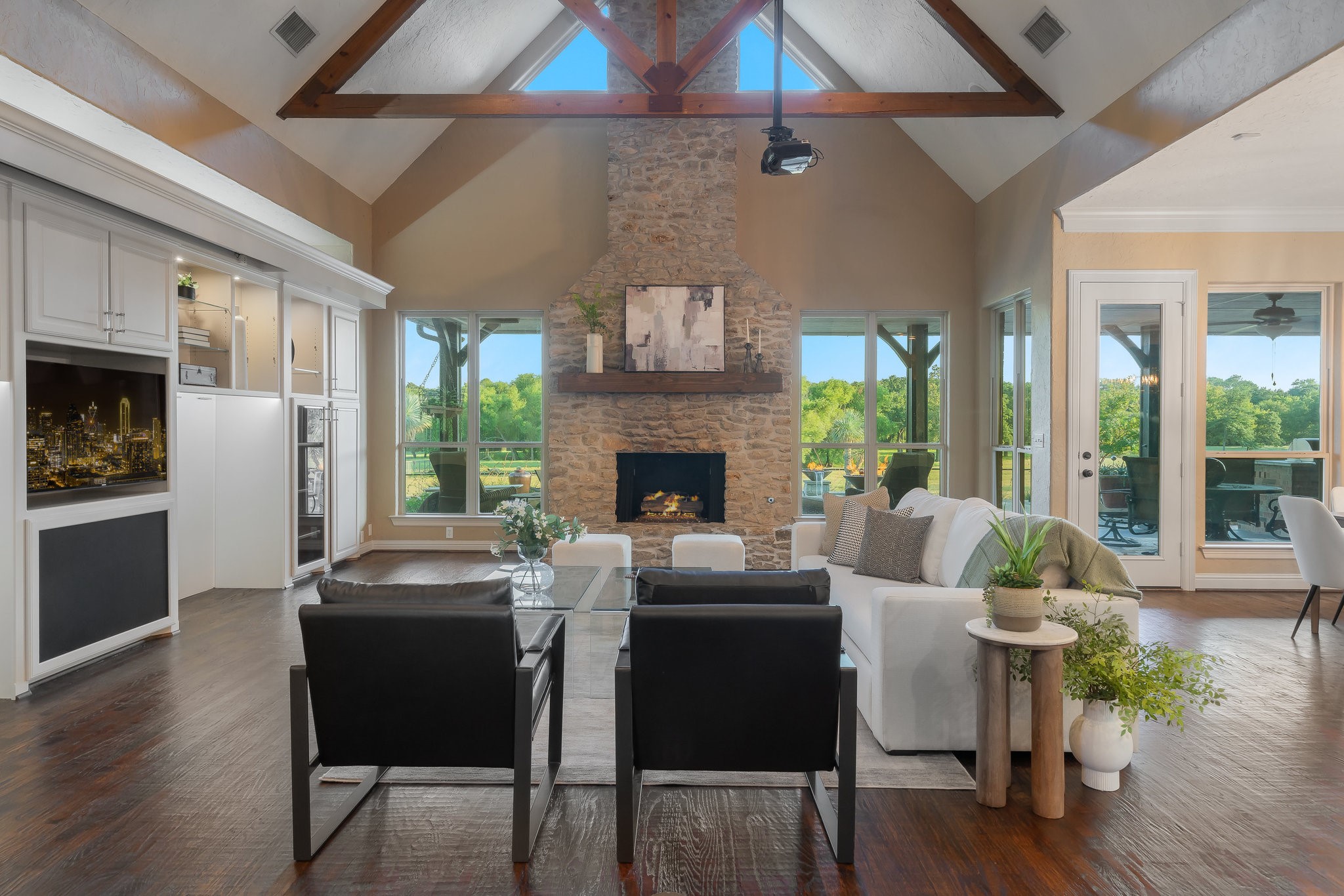 525 Skyline Drive