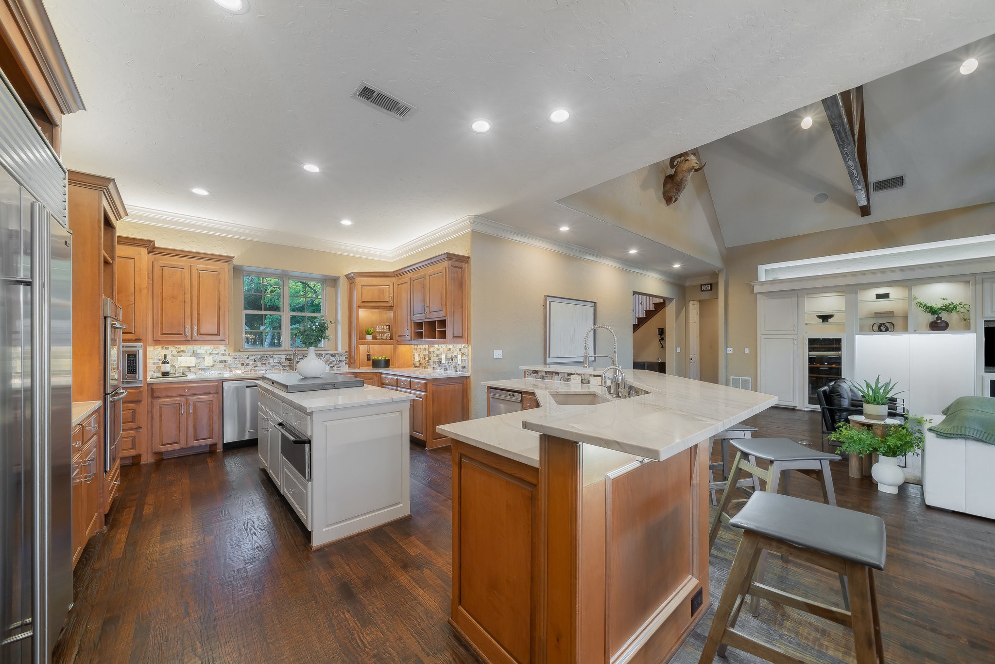 525 Skyline Drive