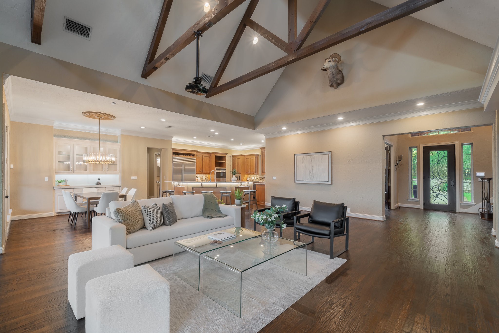 525 Skyline Drive