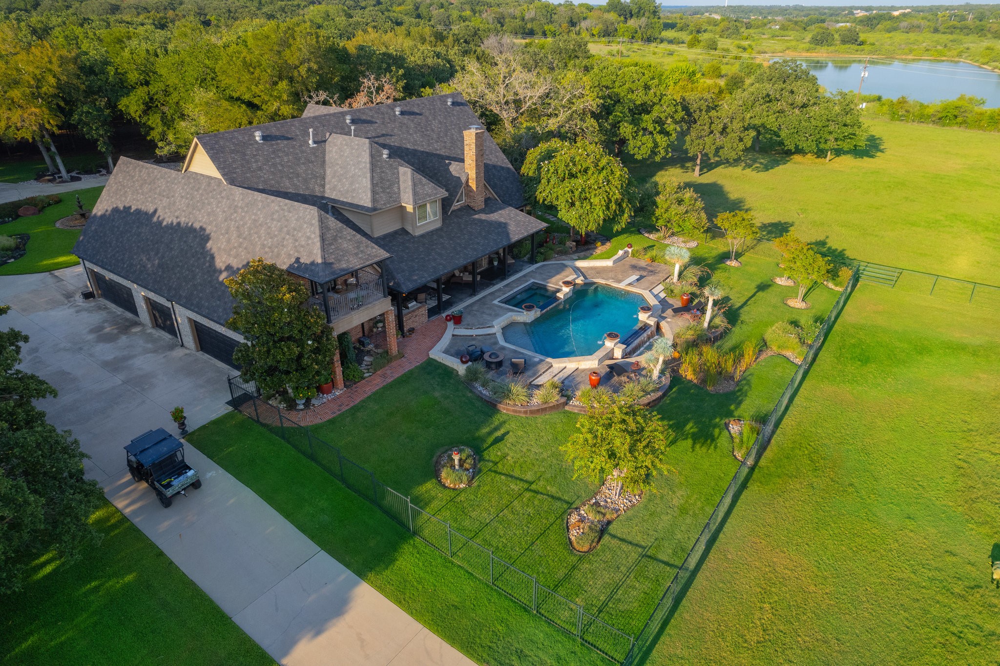 525 Skyline Drive