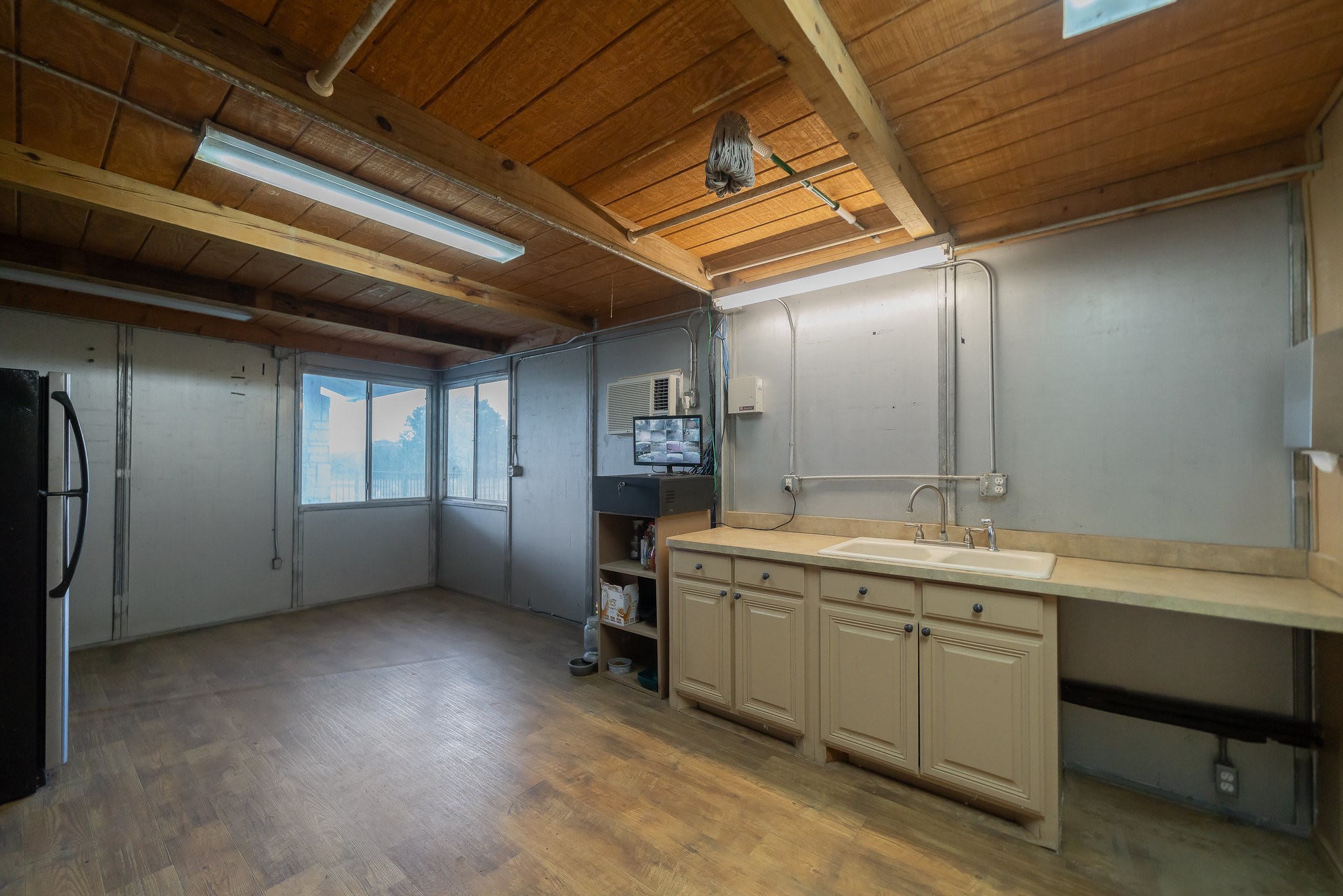 525 Skyline Drive