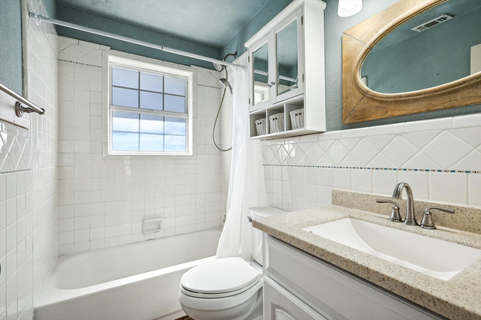 1209 Broadway Street