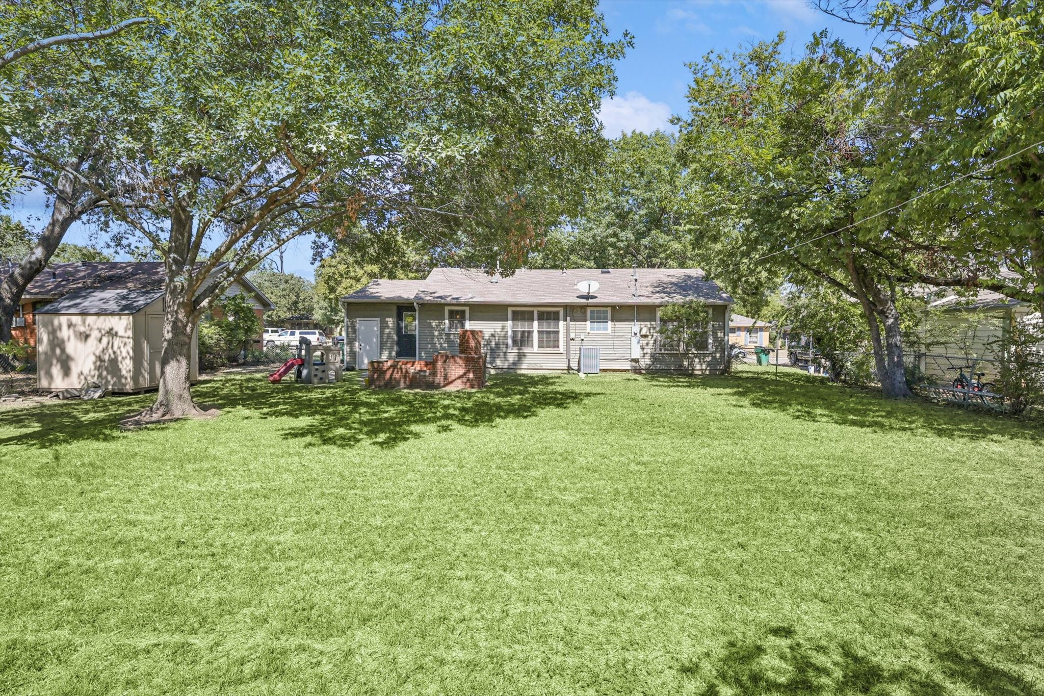 1209 Broadway Street