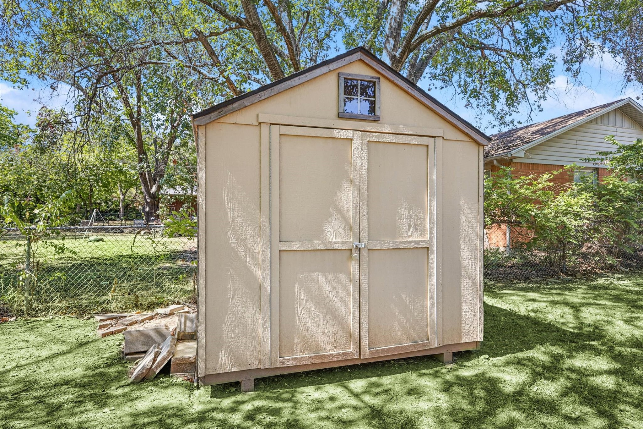 1209 Broadway Street