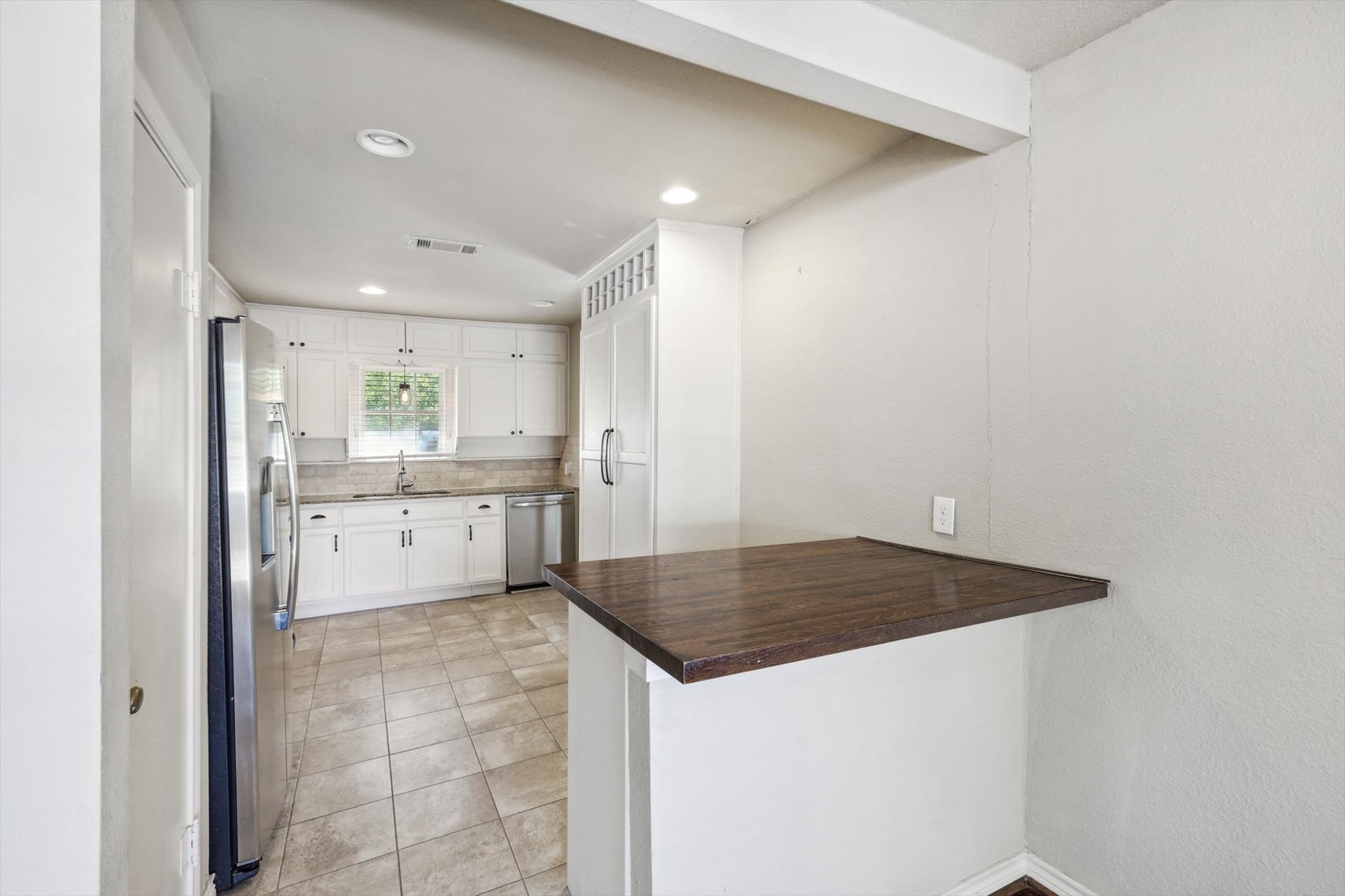 1209 Broadway Street