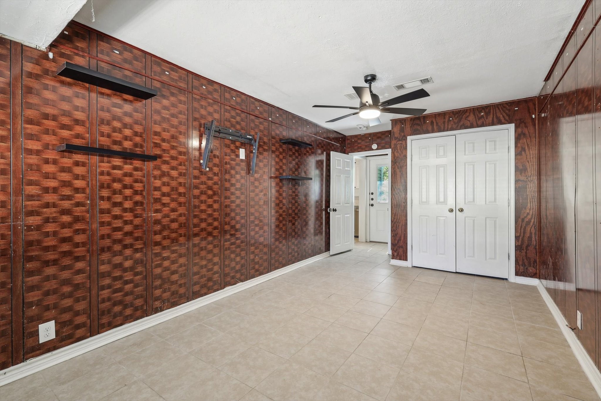 1209 Broadway Street