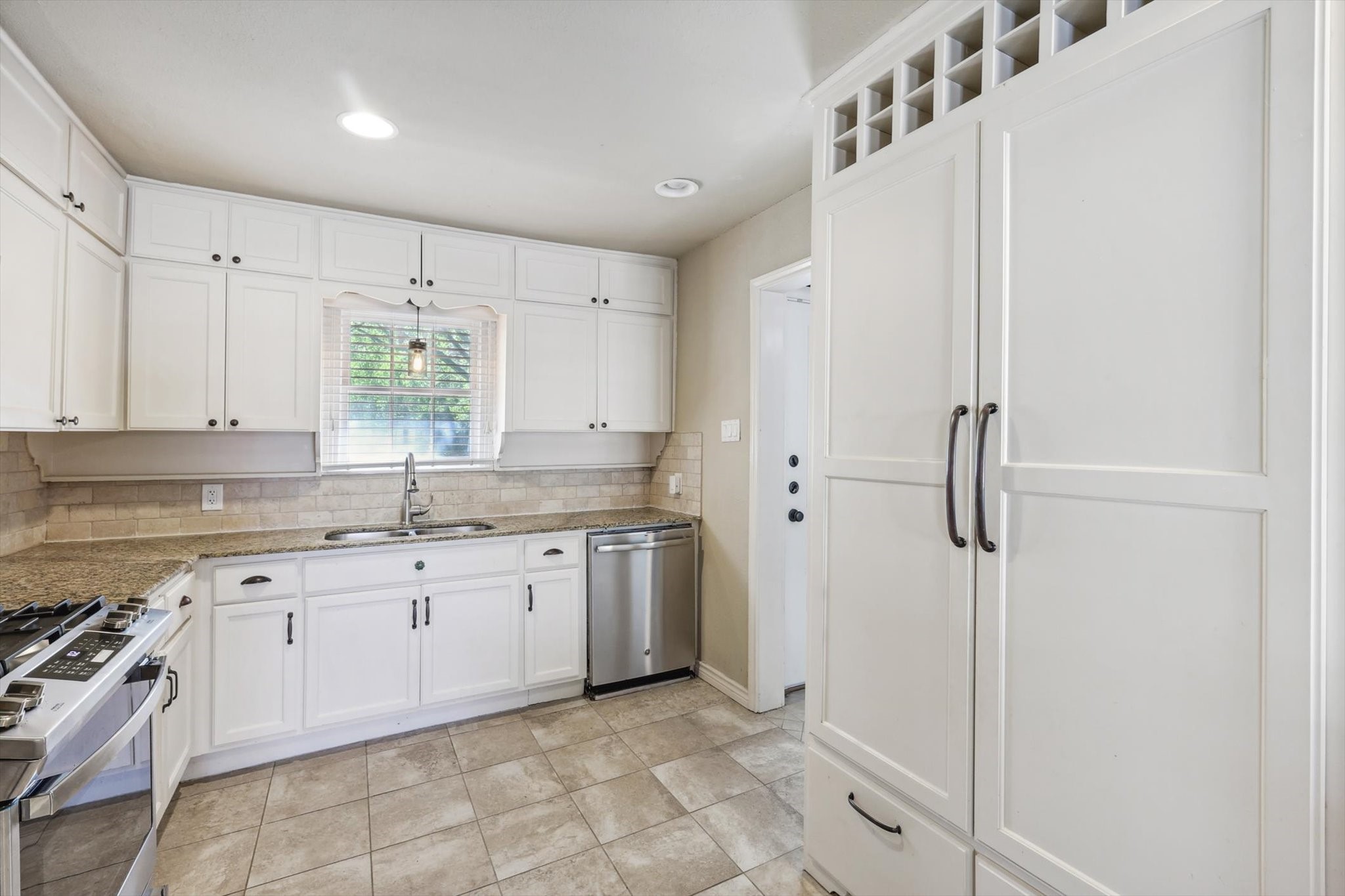 1209 Broadway Street