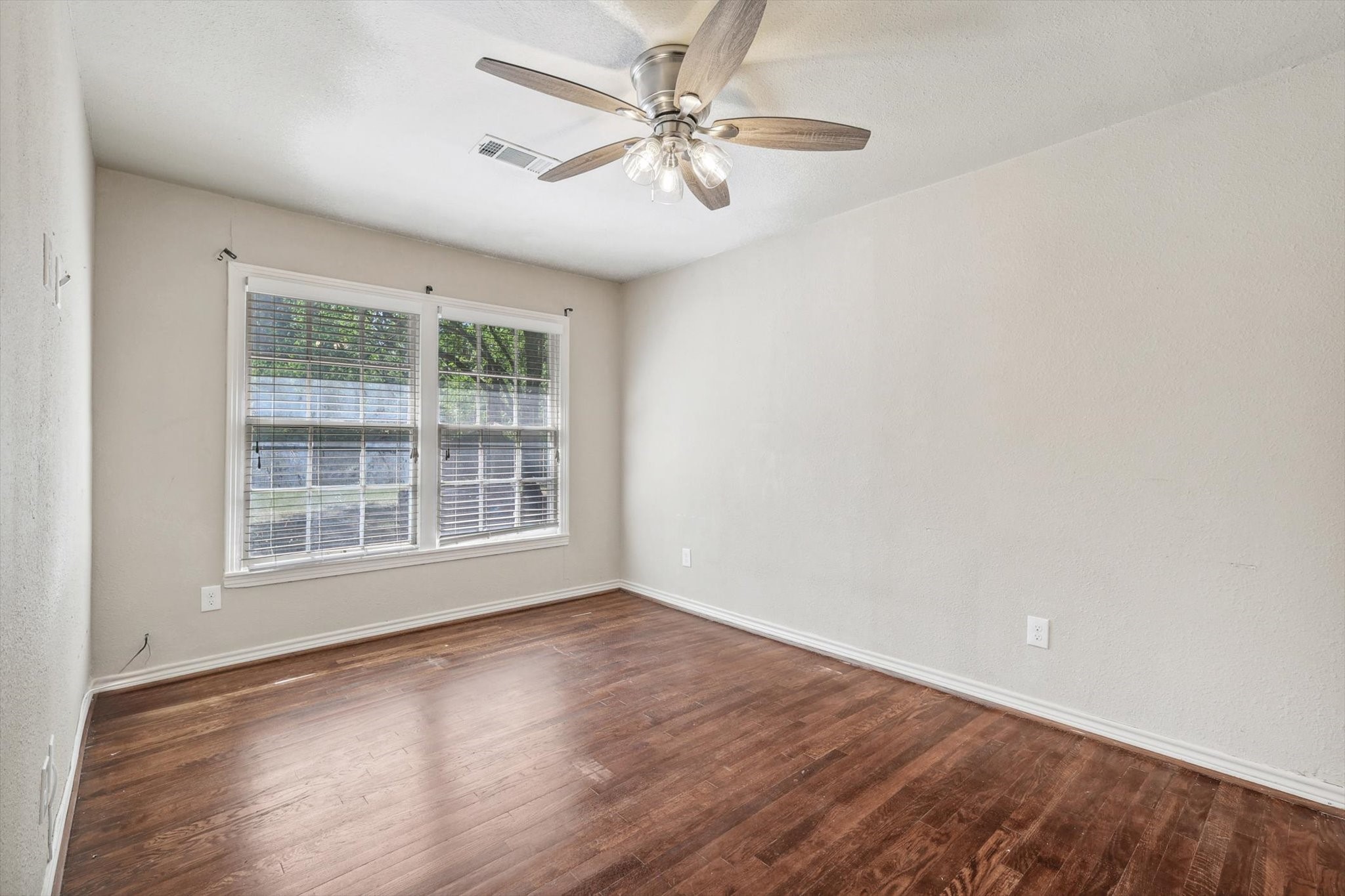 1209 Broadway Street