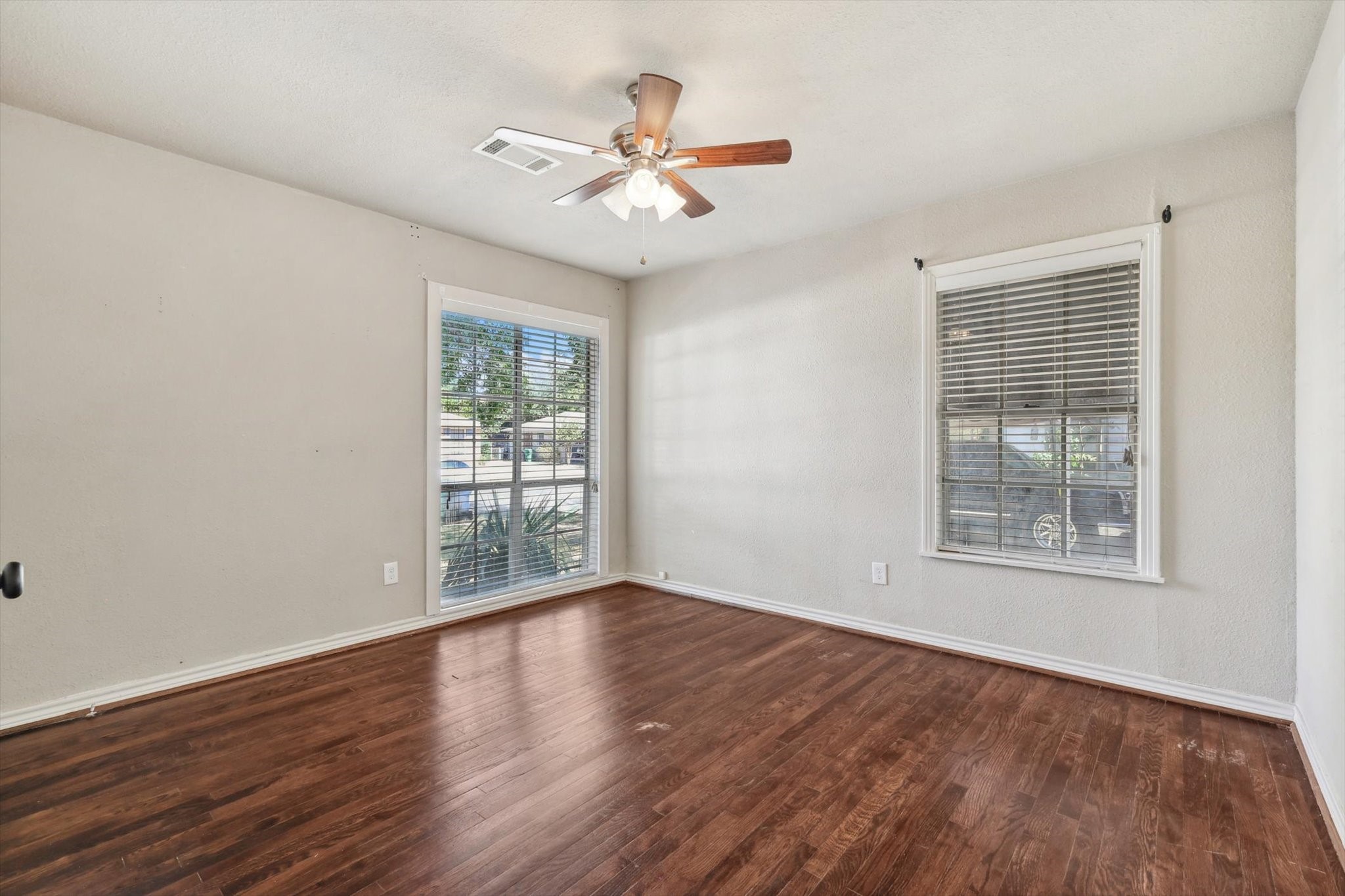 1209 Broadway Street