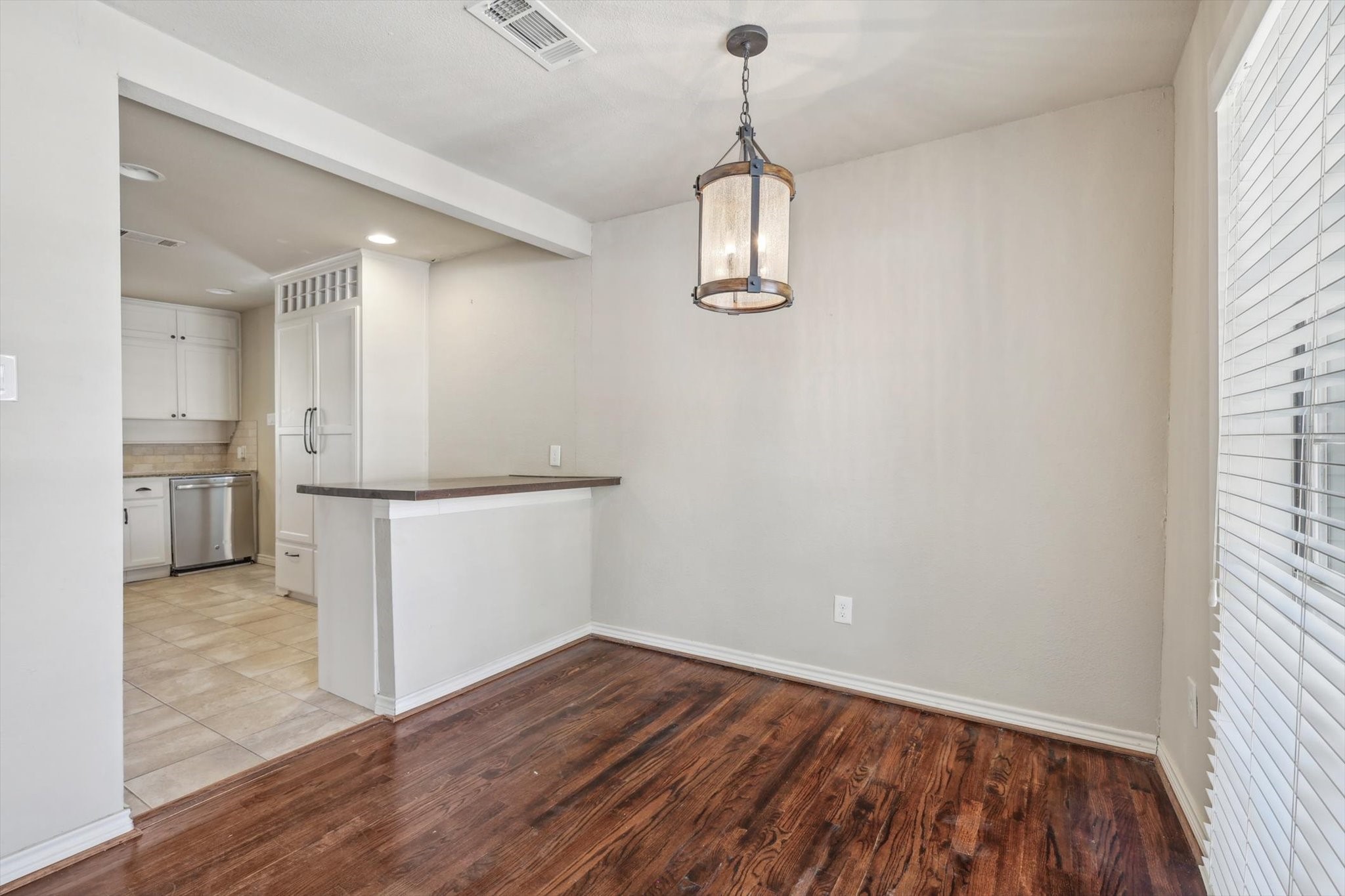 1209 Broadway Street