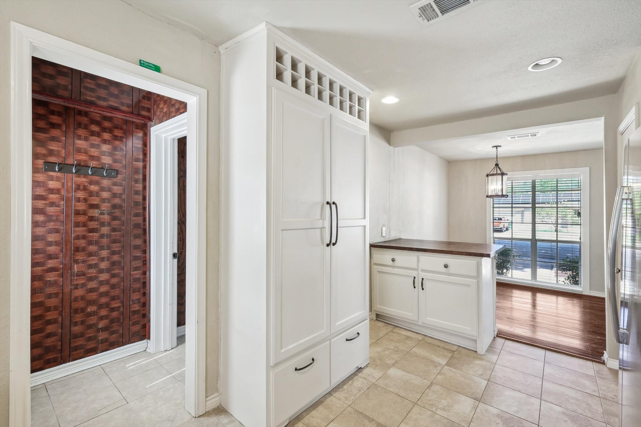 1209 Broadway Street