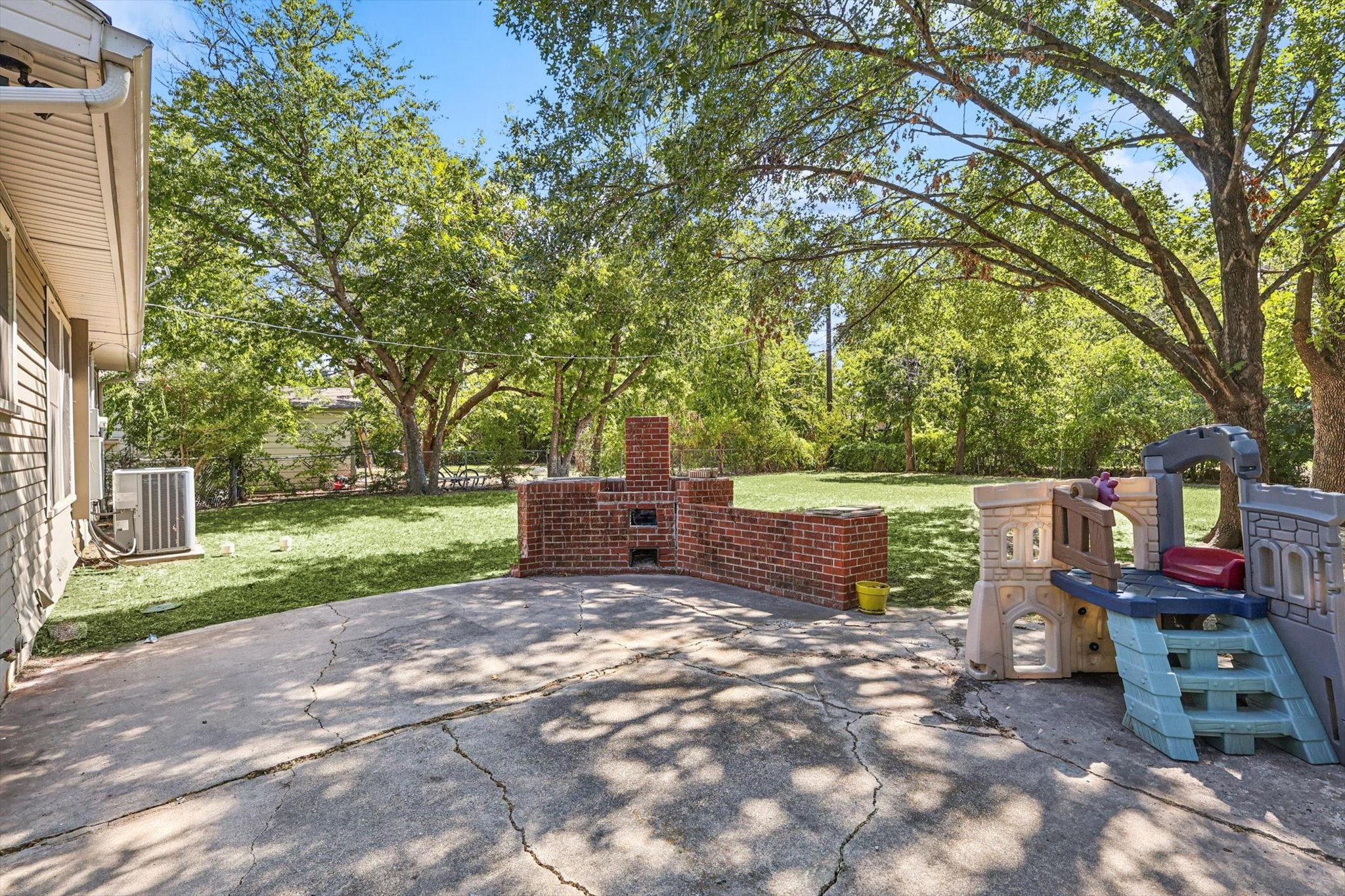 1209 Broadway Street