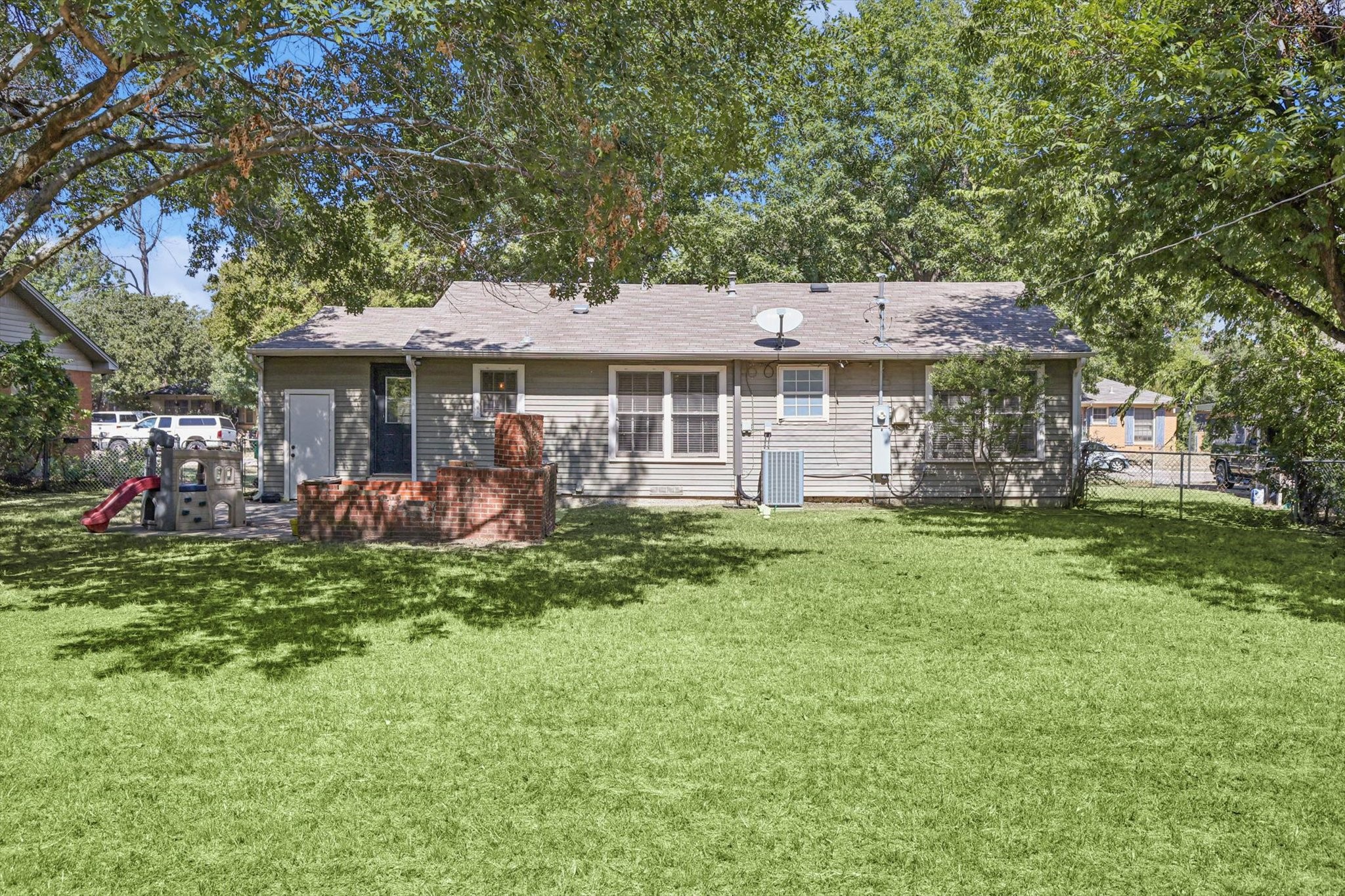 1209 Broadway Street