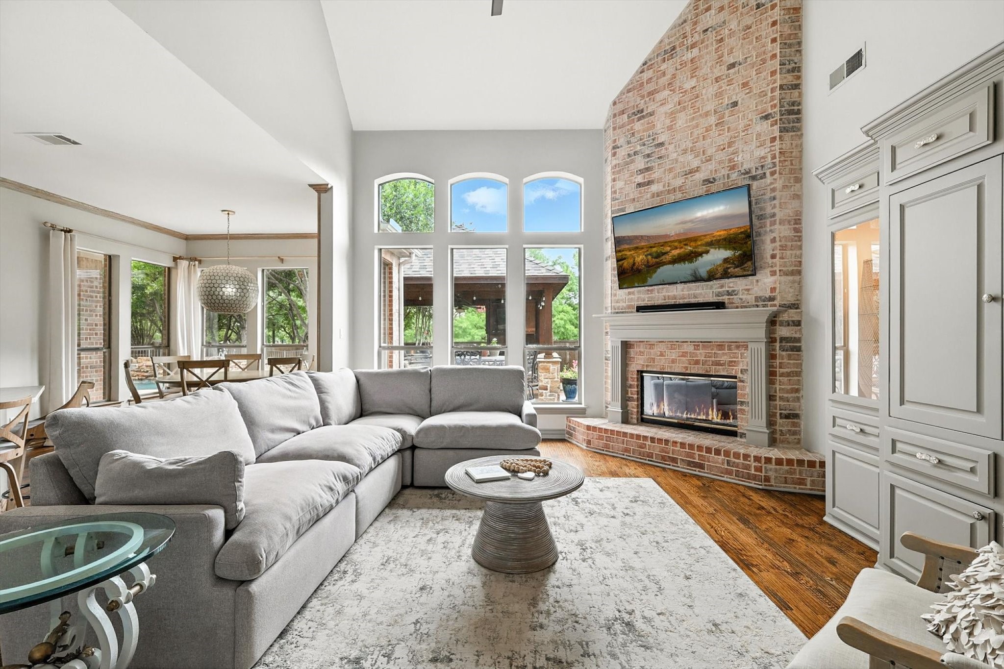 1100 Fontaine Drive