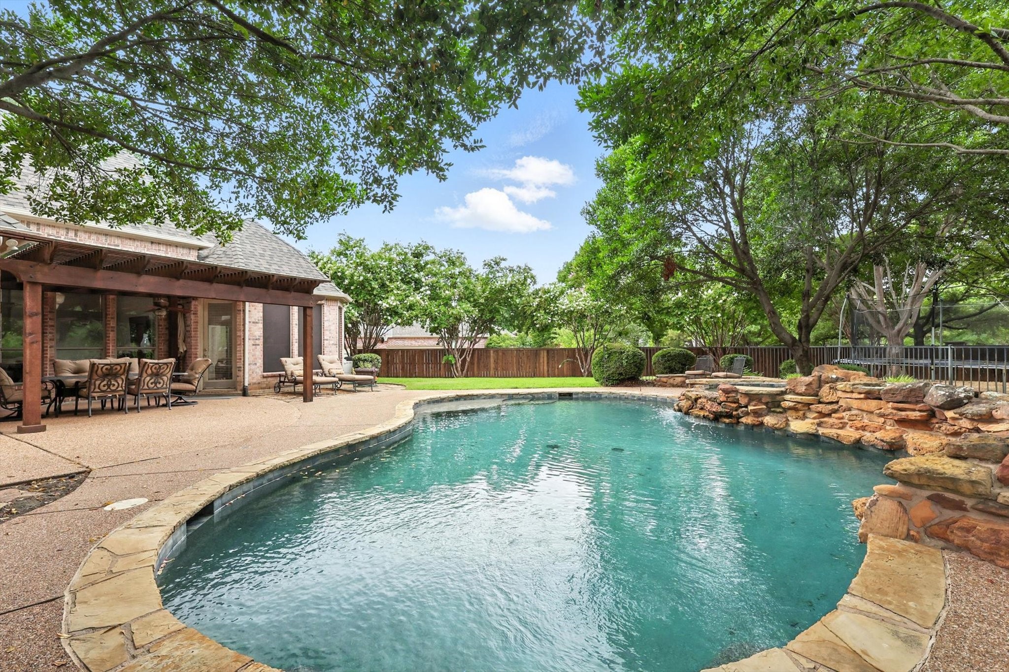 1100 Fontaine Drive