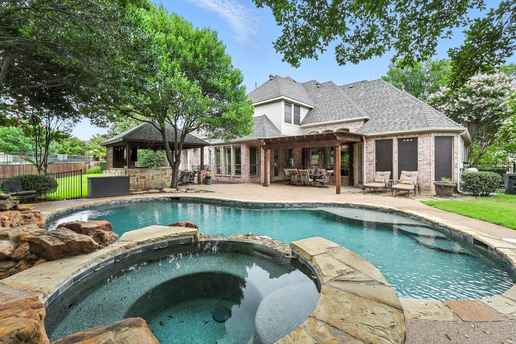 1100 Fontaine Drive