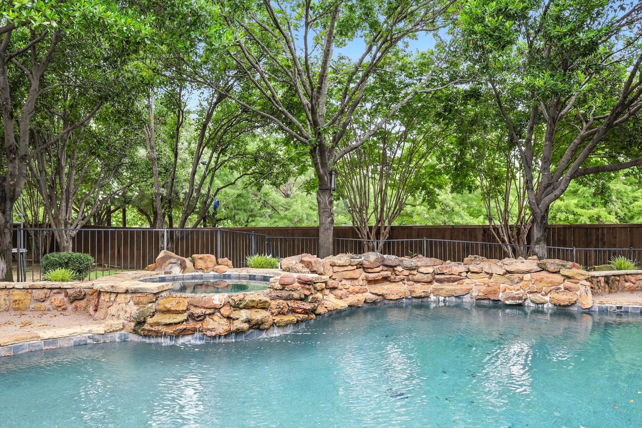 1100 Fontaine Drive