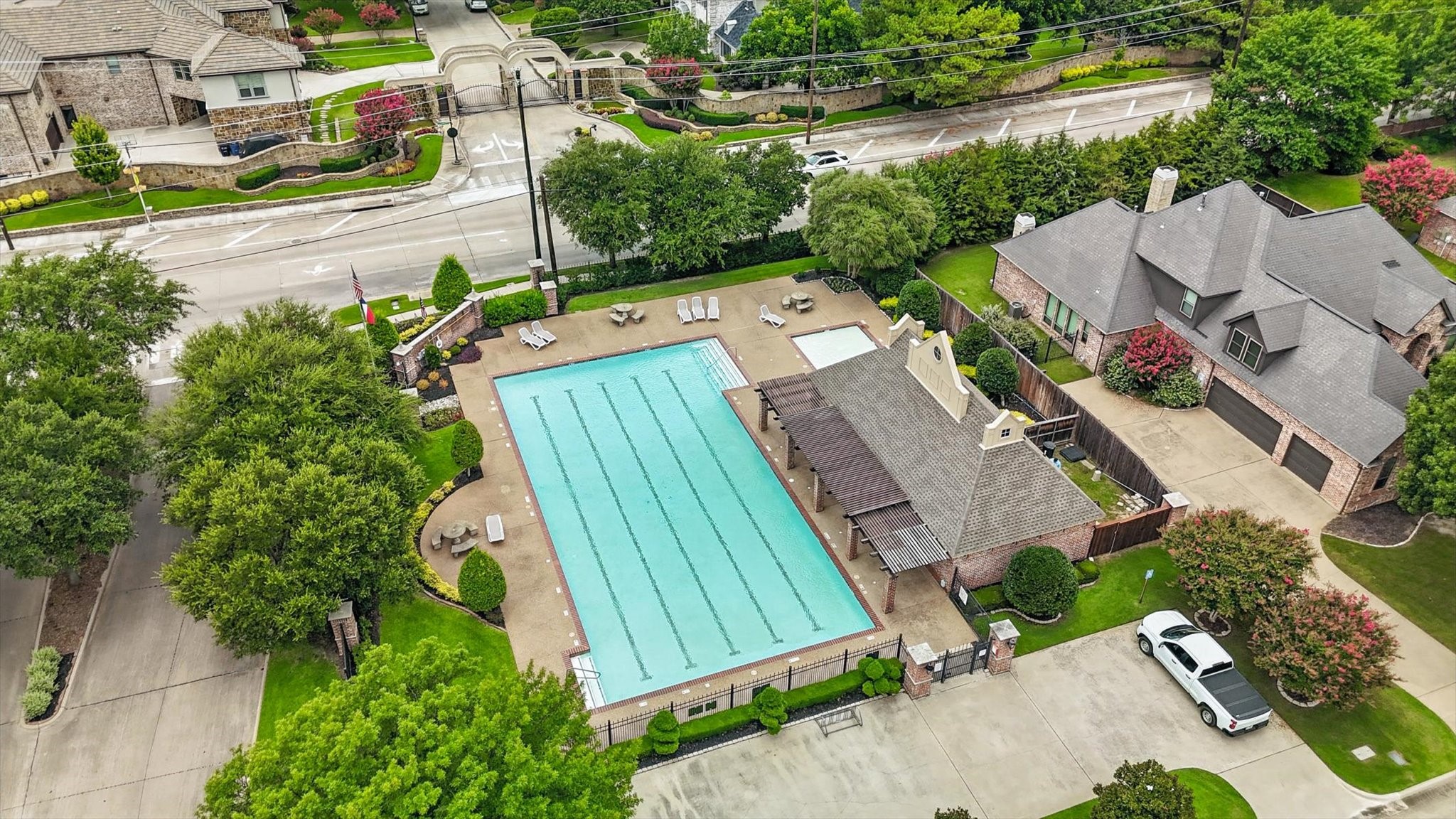 1100 Fontaine Drive