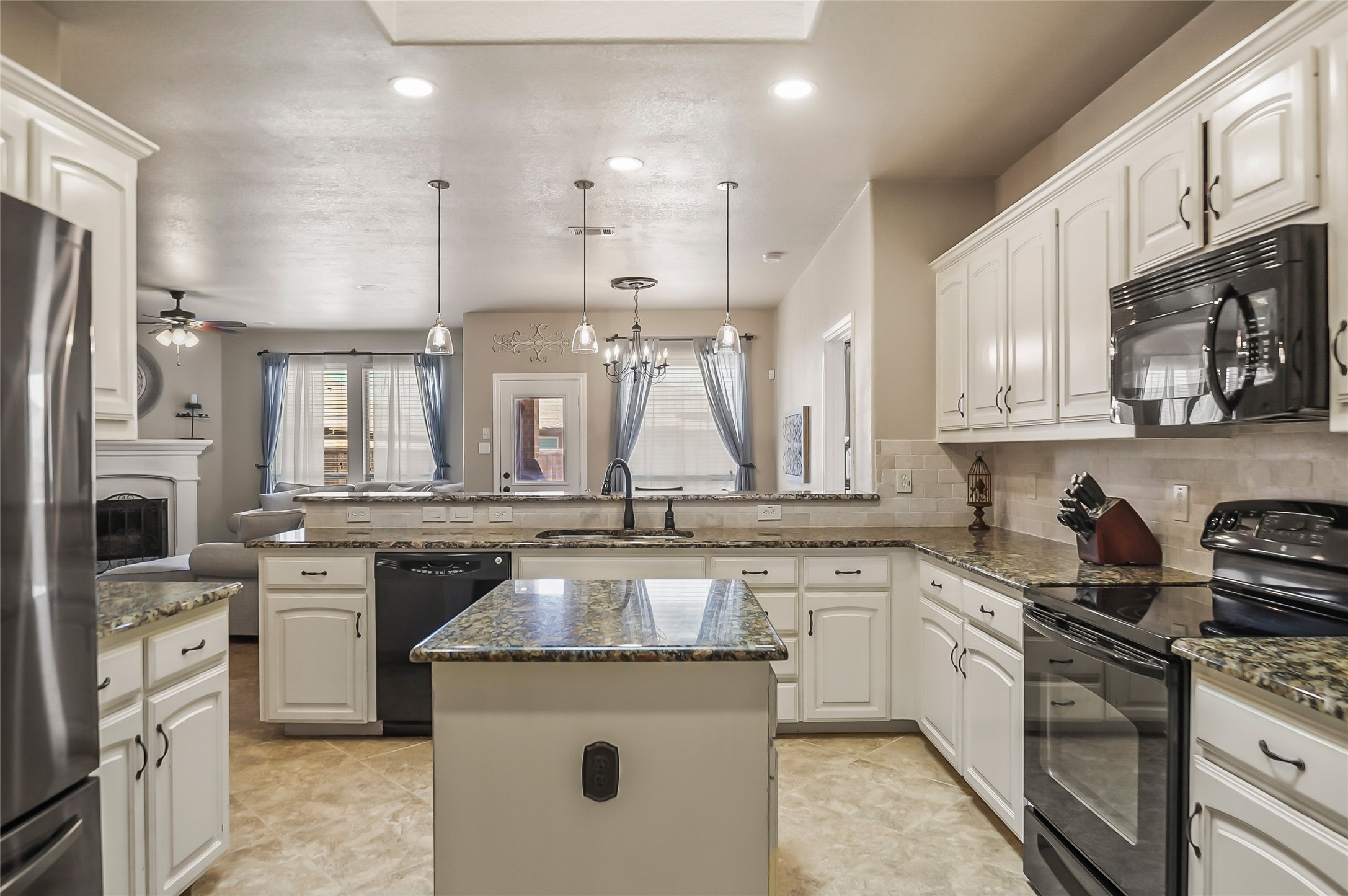 4521 Remuda Lane