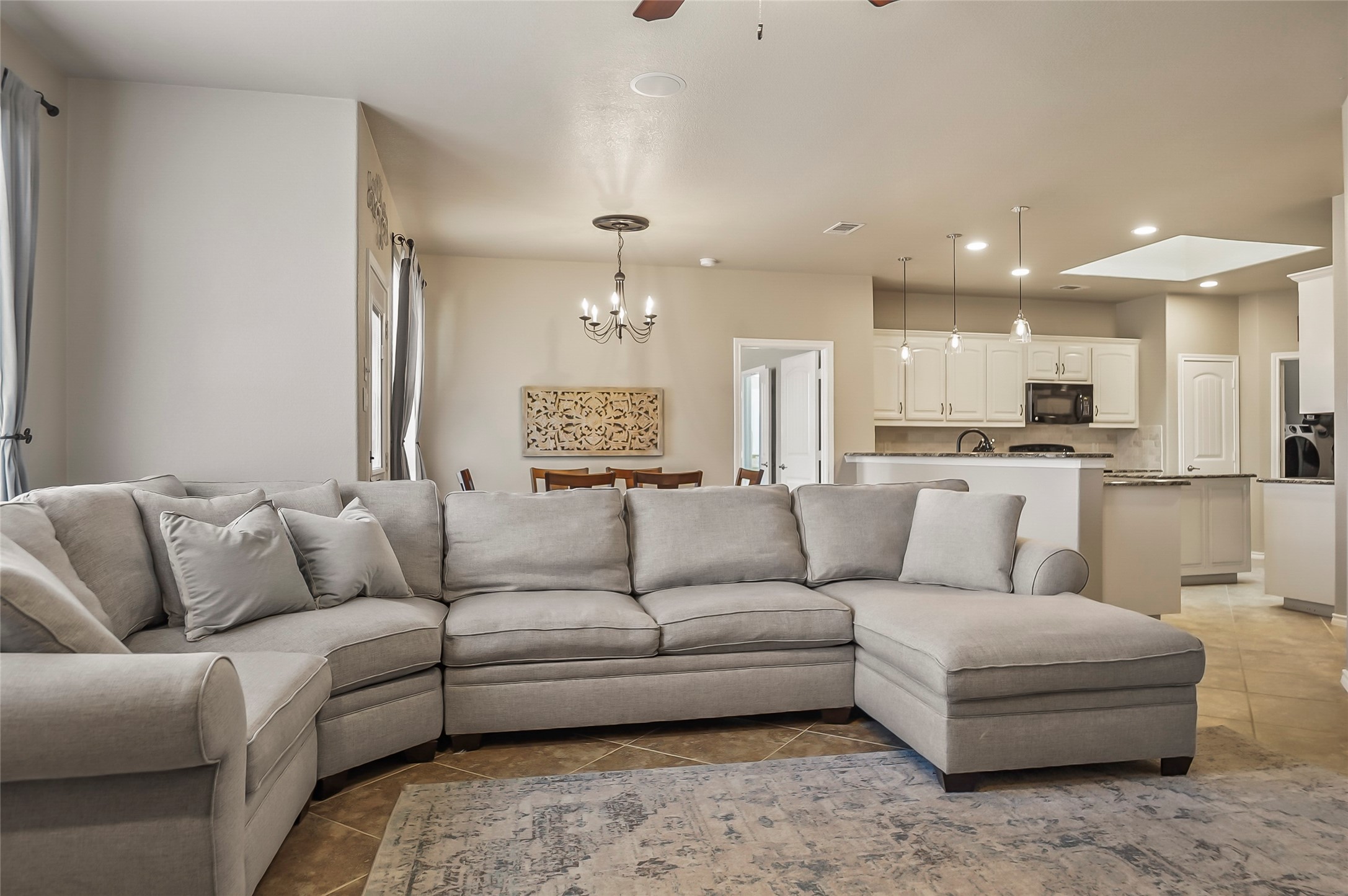 4521 Remuda Lane