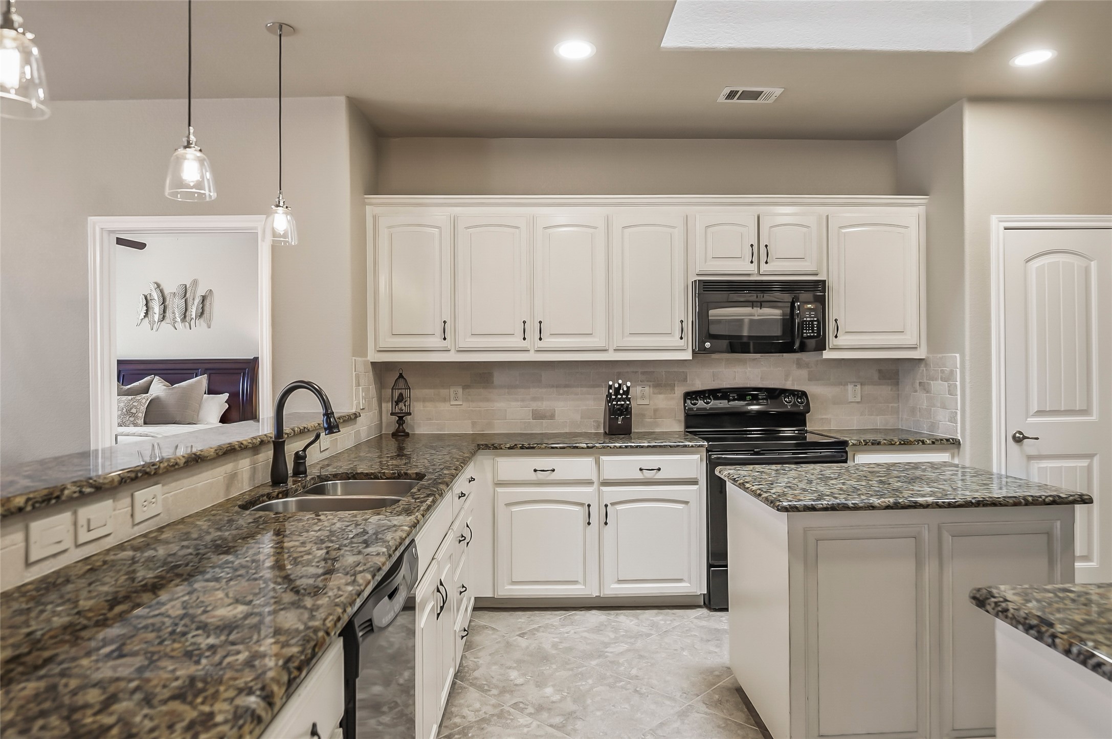 4521 Remuda Lane