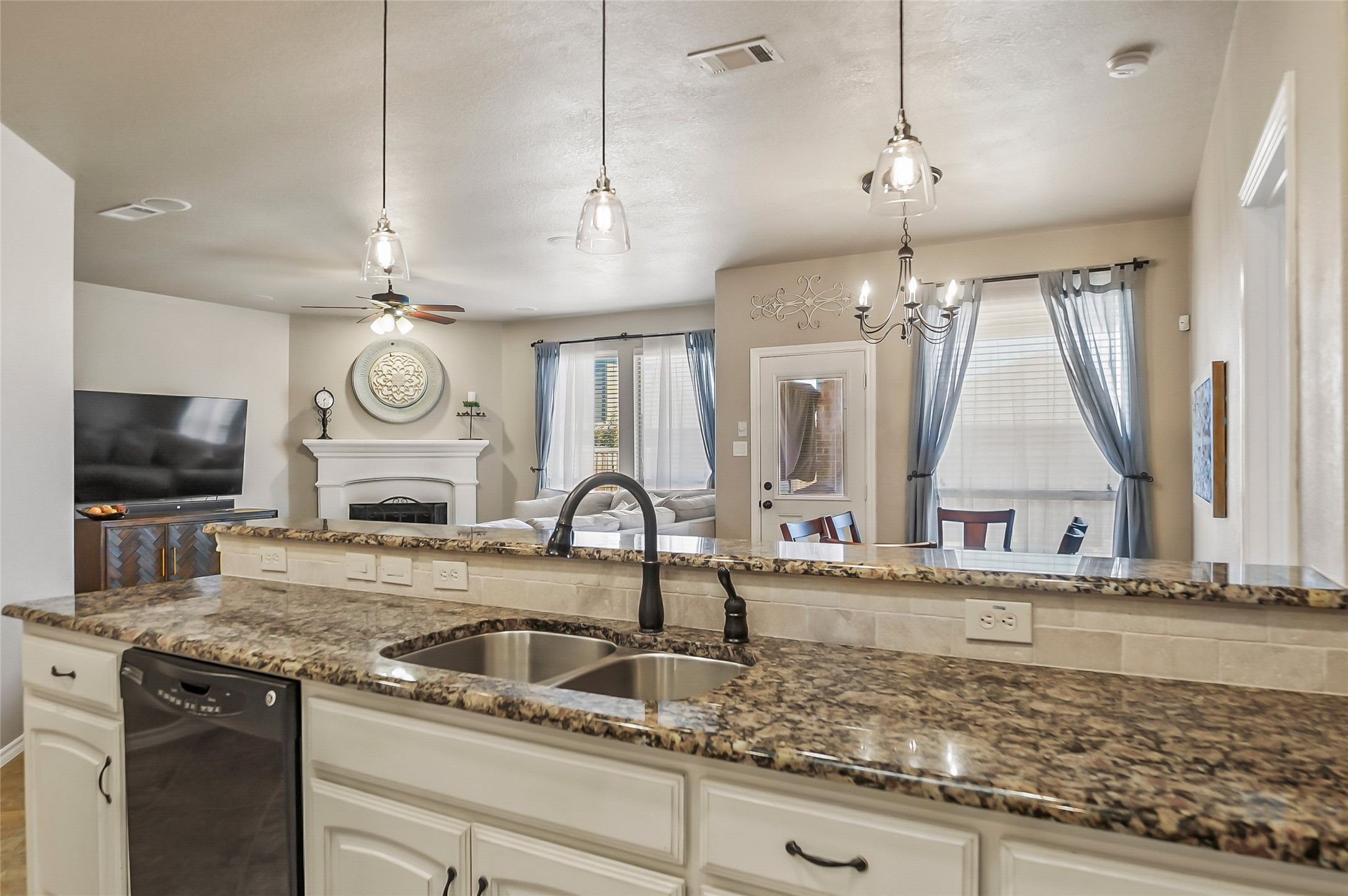 4521 Remuda Lane