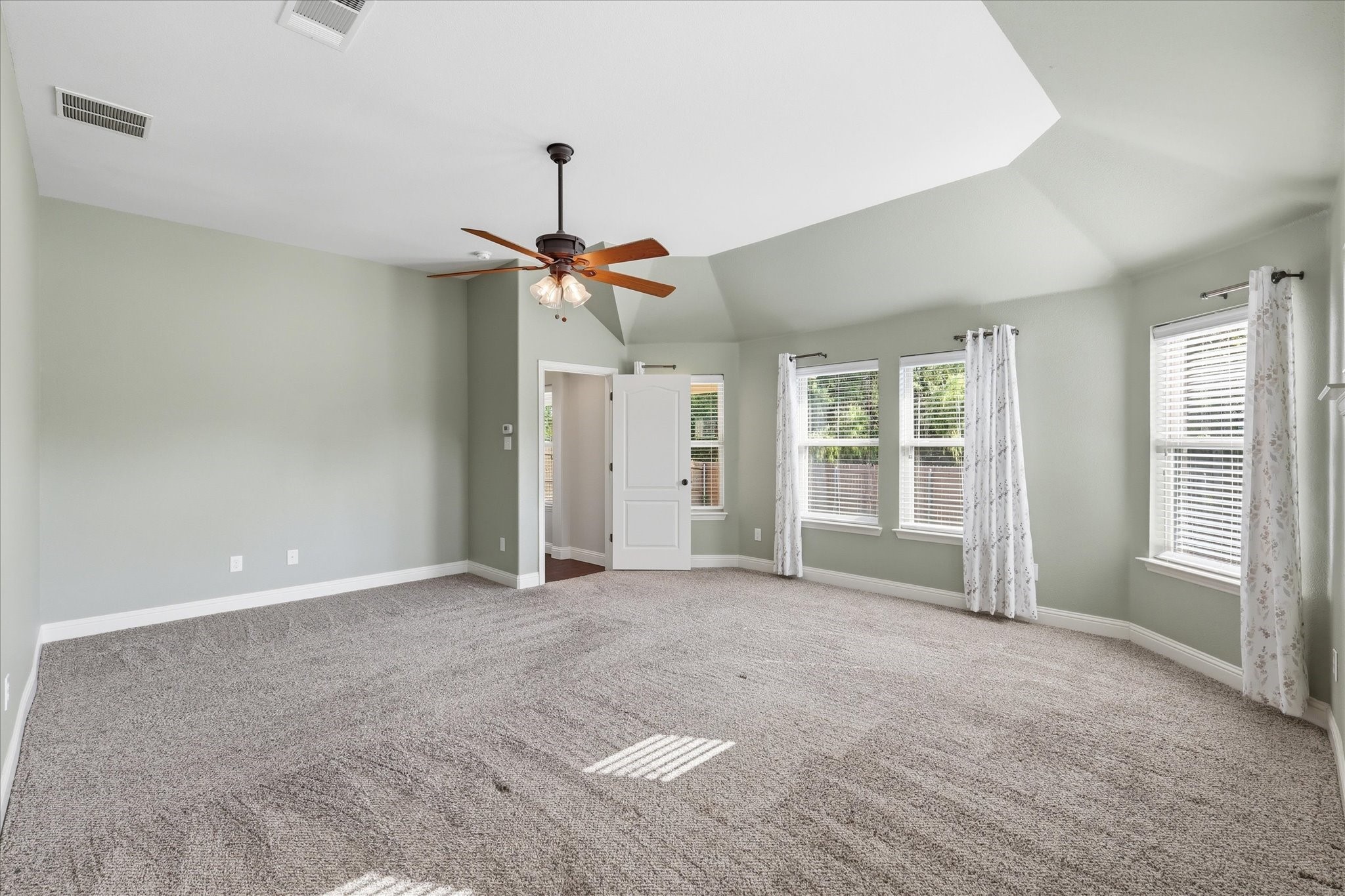 6108 Roaring Creek