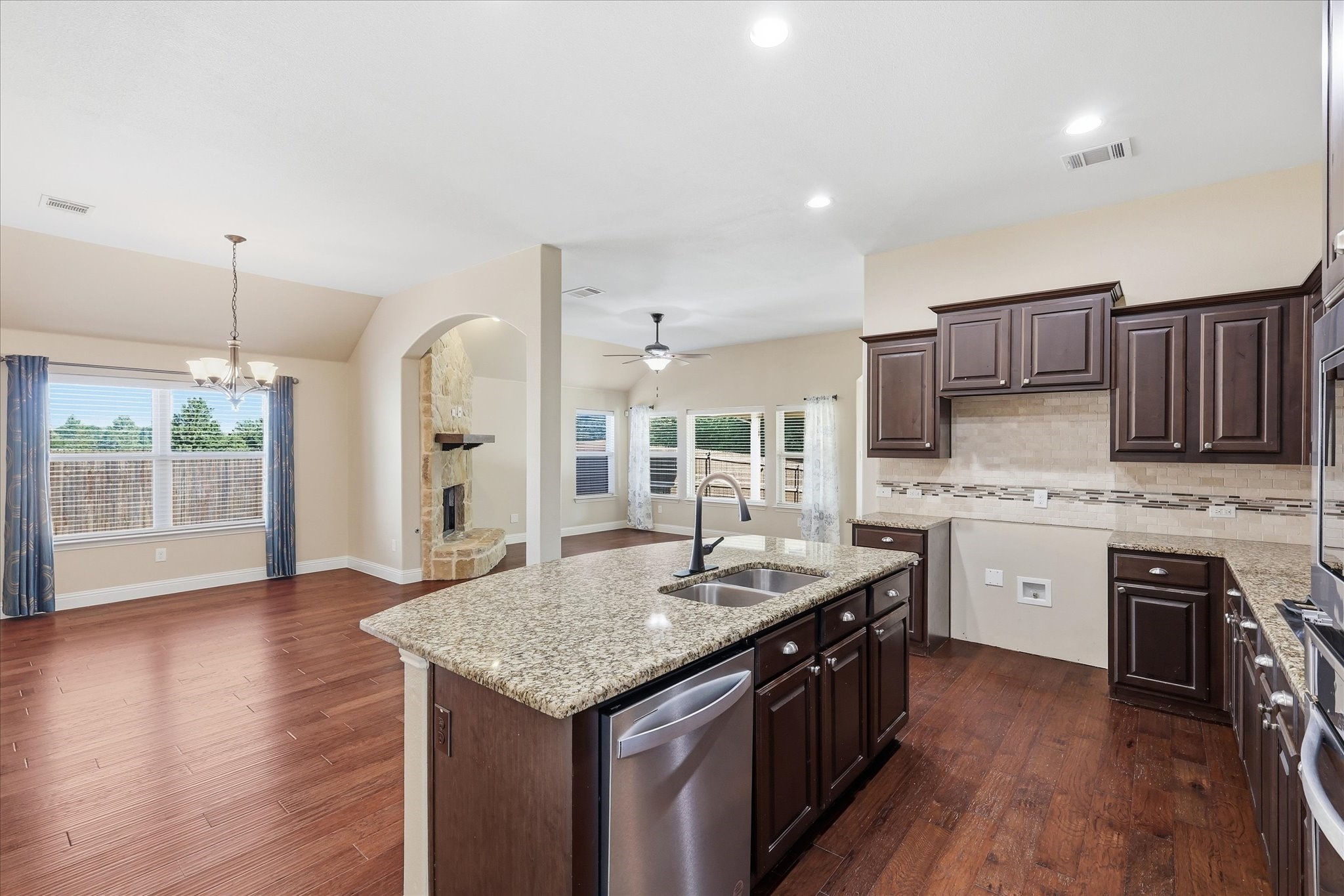 6108 Roaring Creek