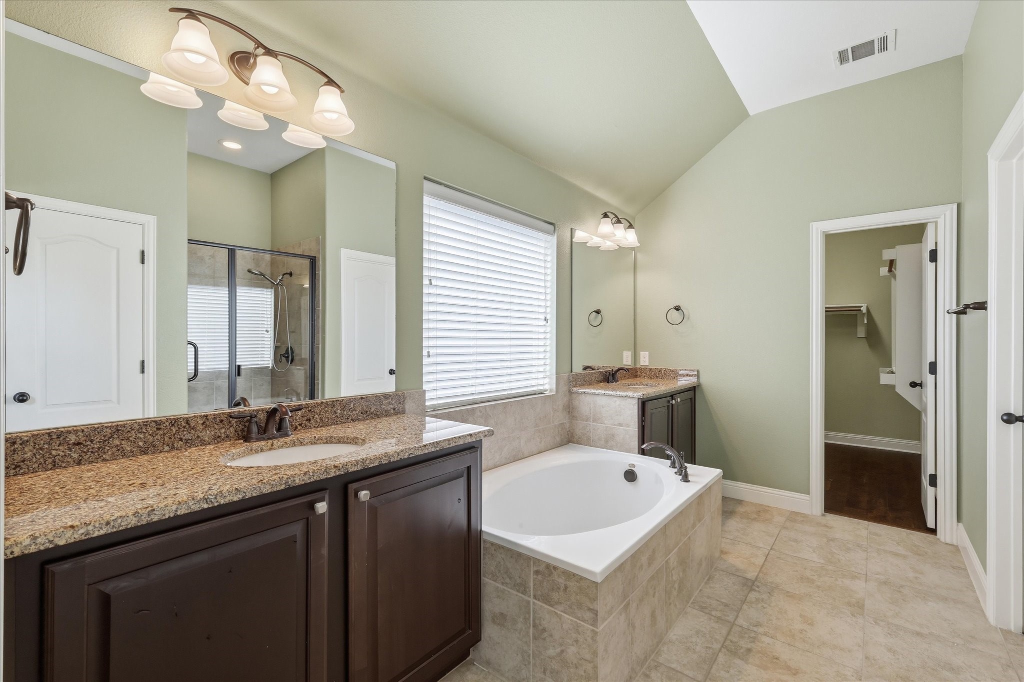 6108 Roaring Creek