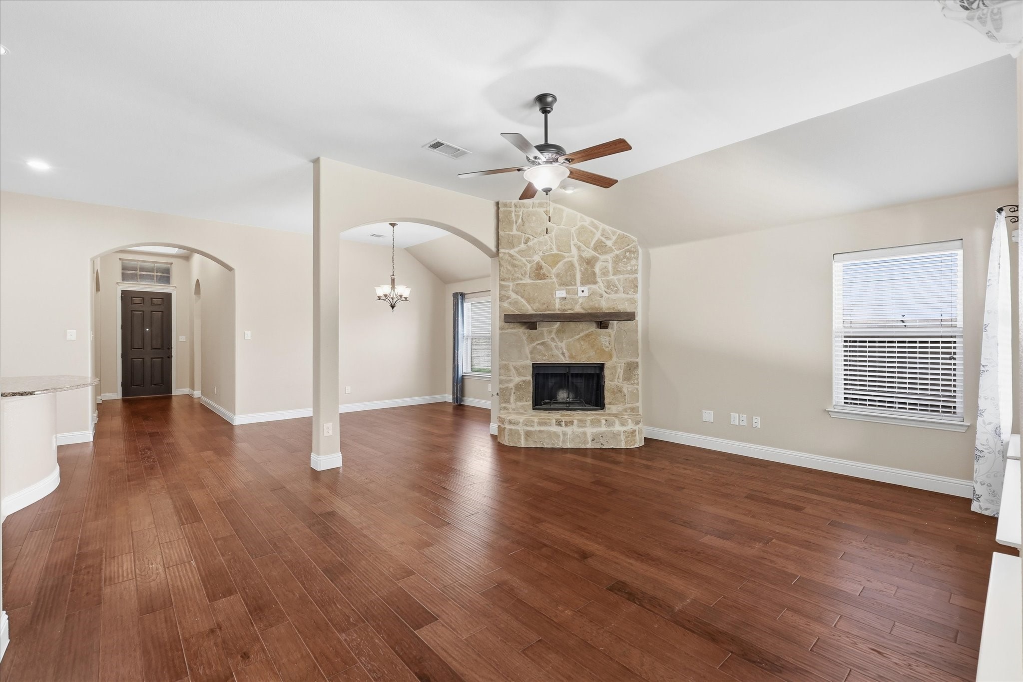 6108 Roaring Creek