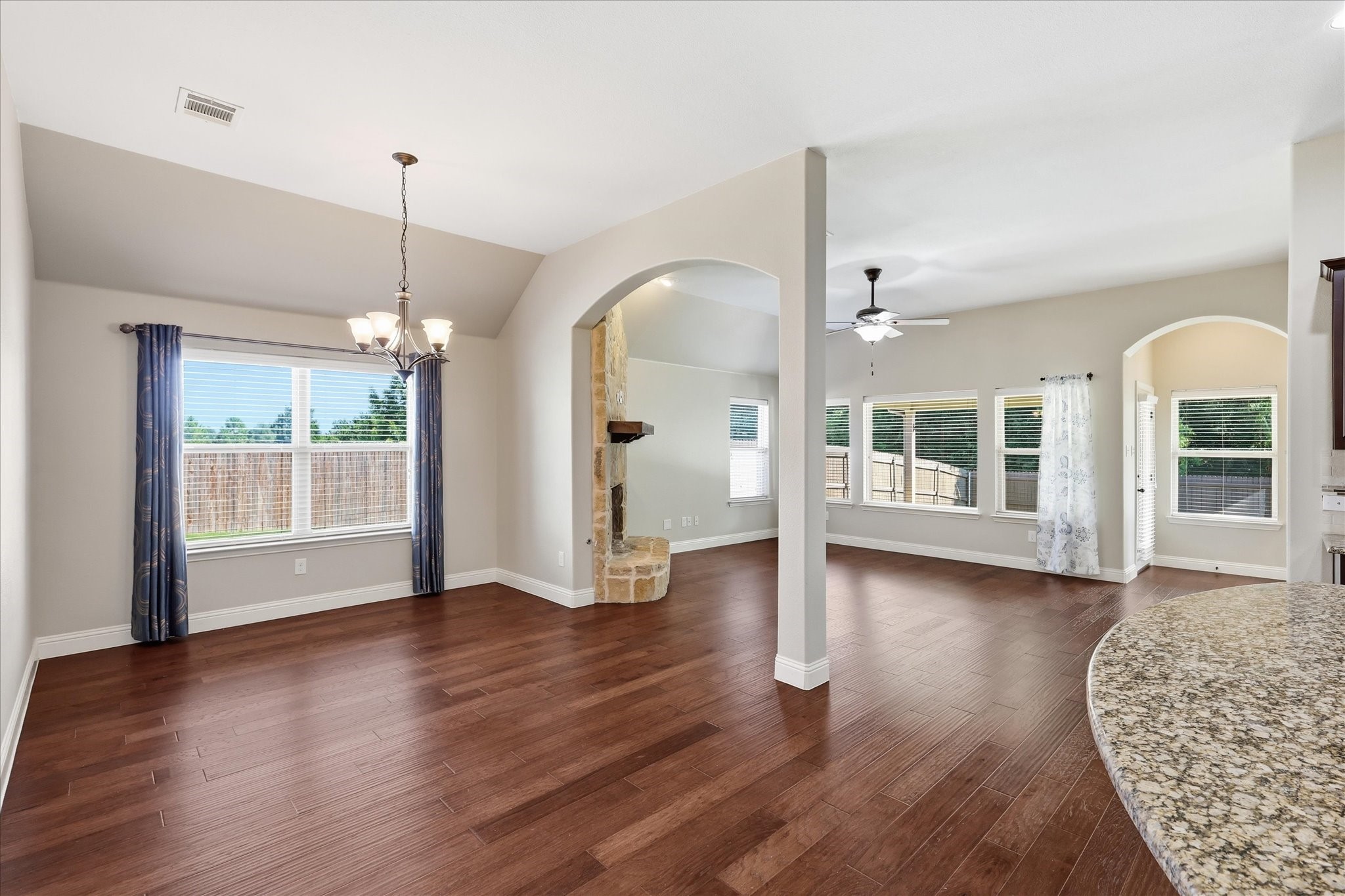 6108 Roaring Creek