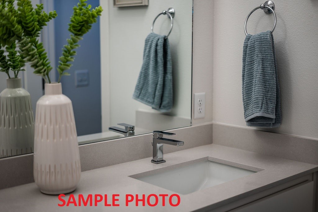 3809 SW Pecan Circle