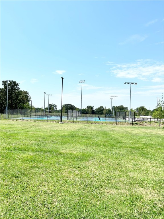 2204 SW Poppy Street