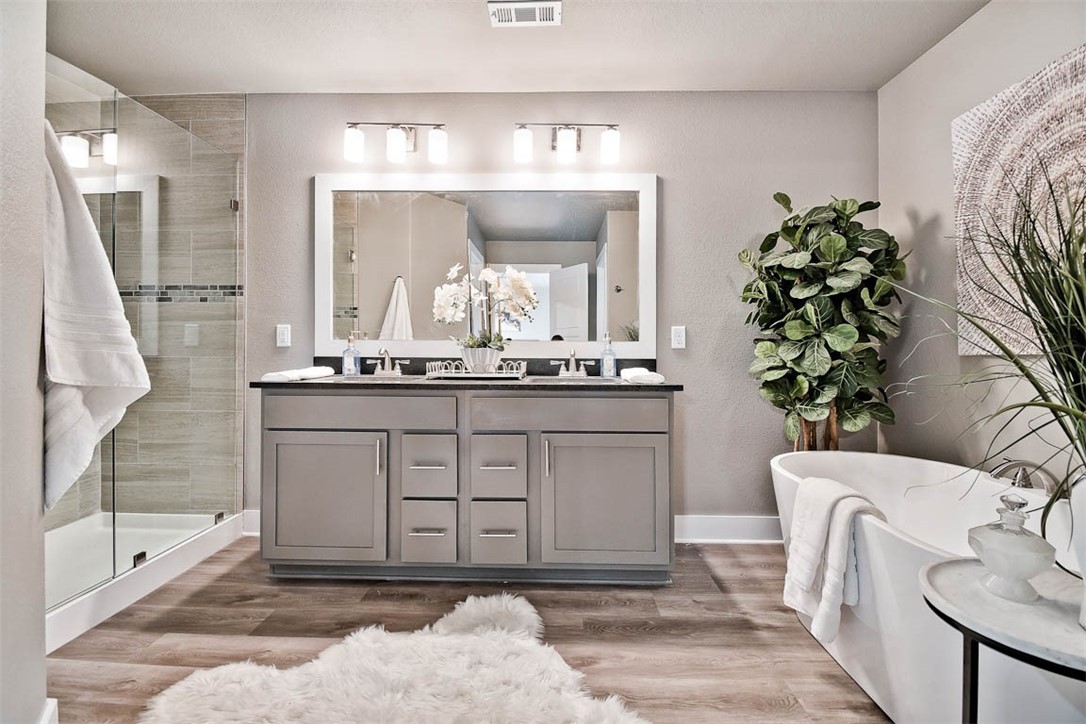 2204 SW Poppy Street