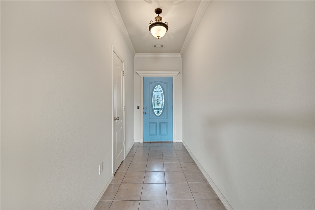 705 SW Summit Chase Road